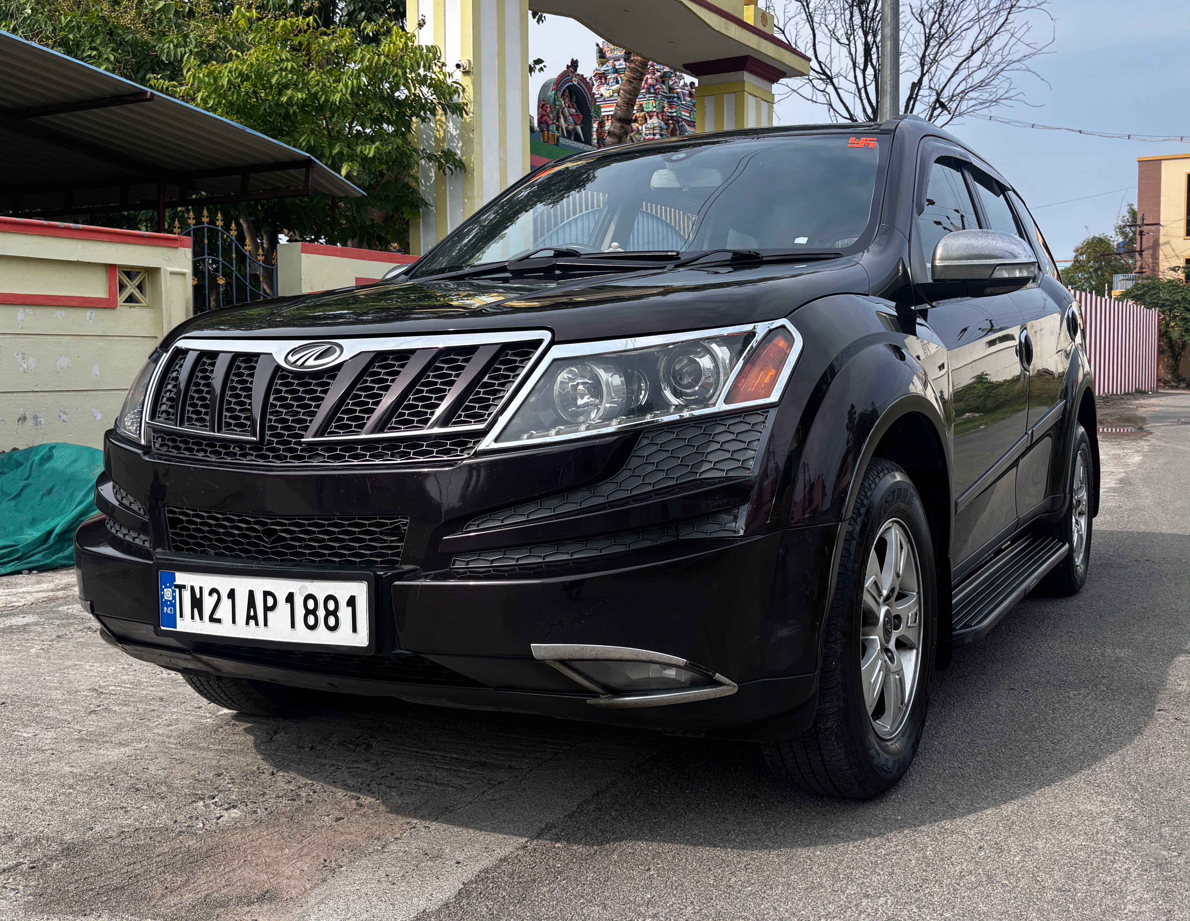 Mahindra XUV500 - Image 2