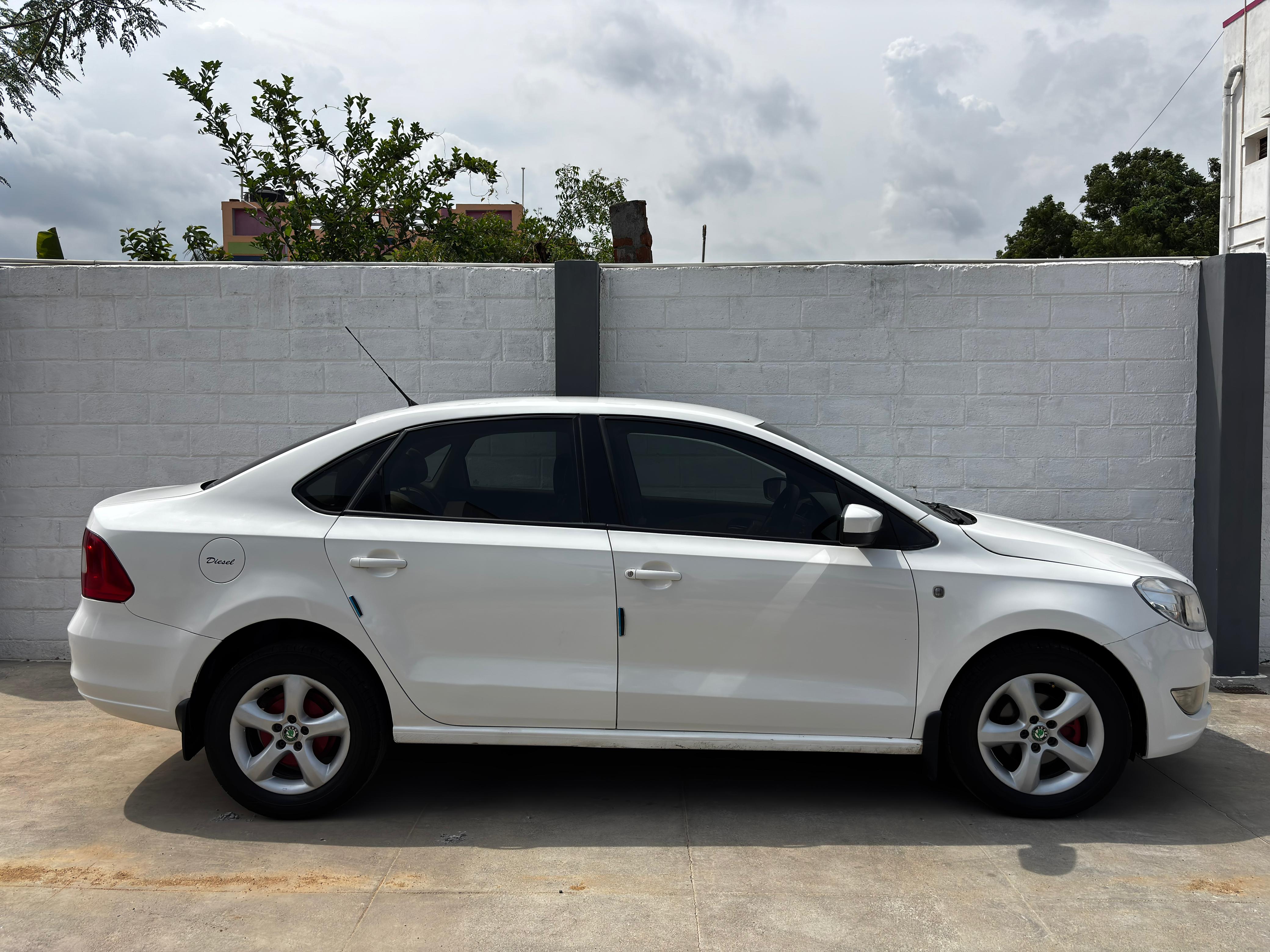 Skoda Rapid - Image 2