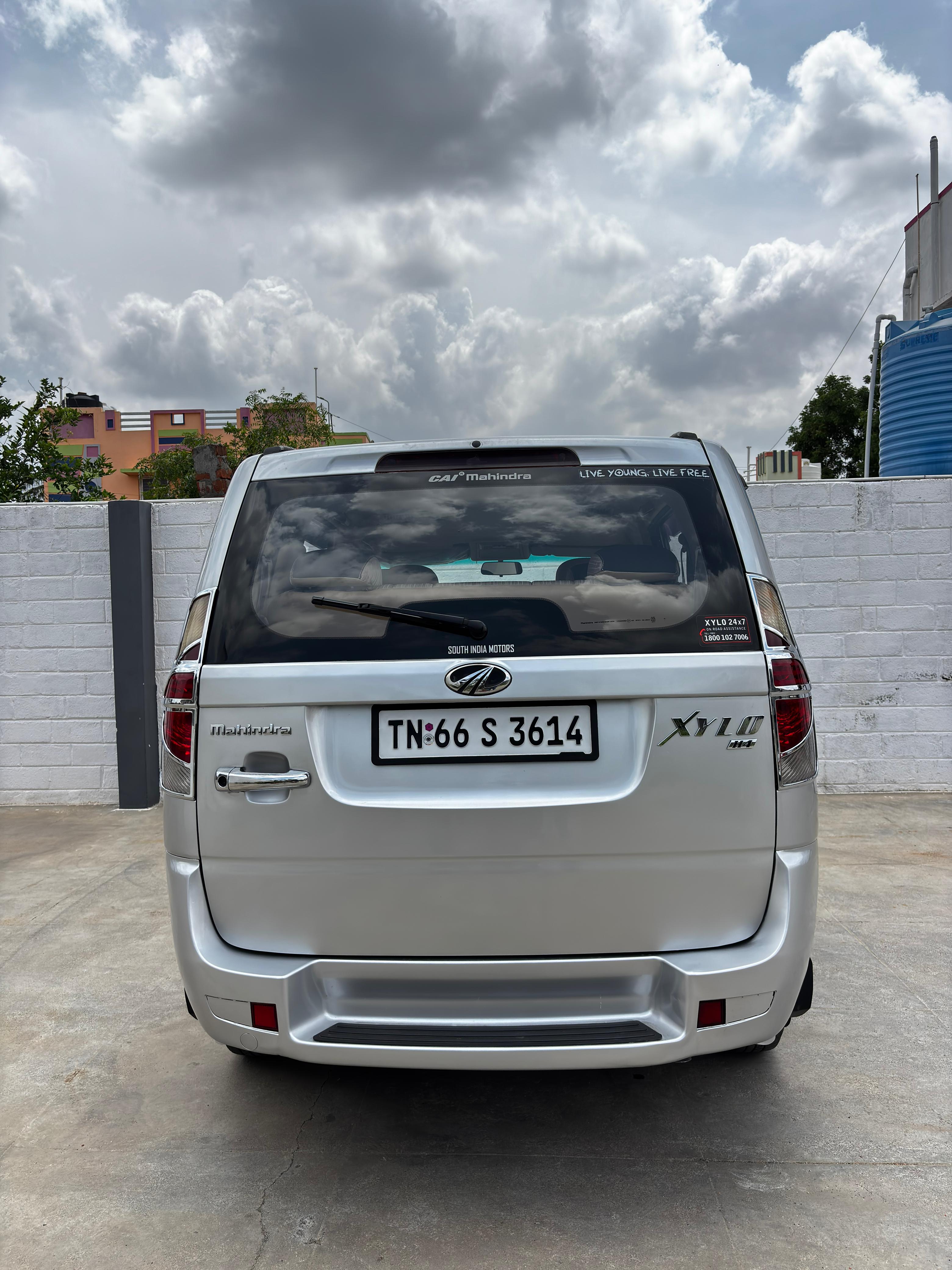 Mahindra Xylo - Image 2
