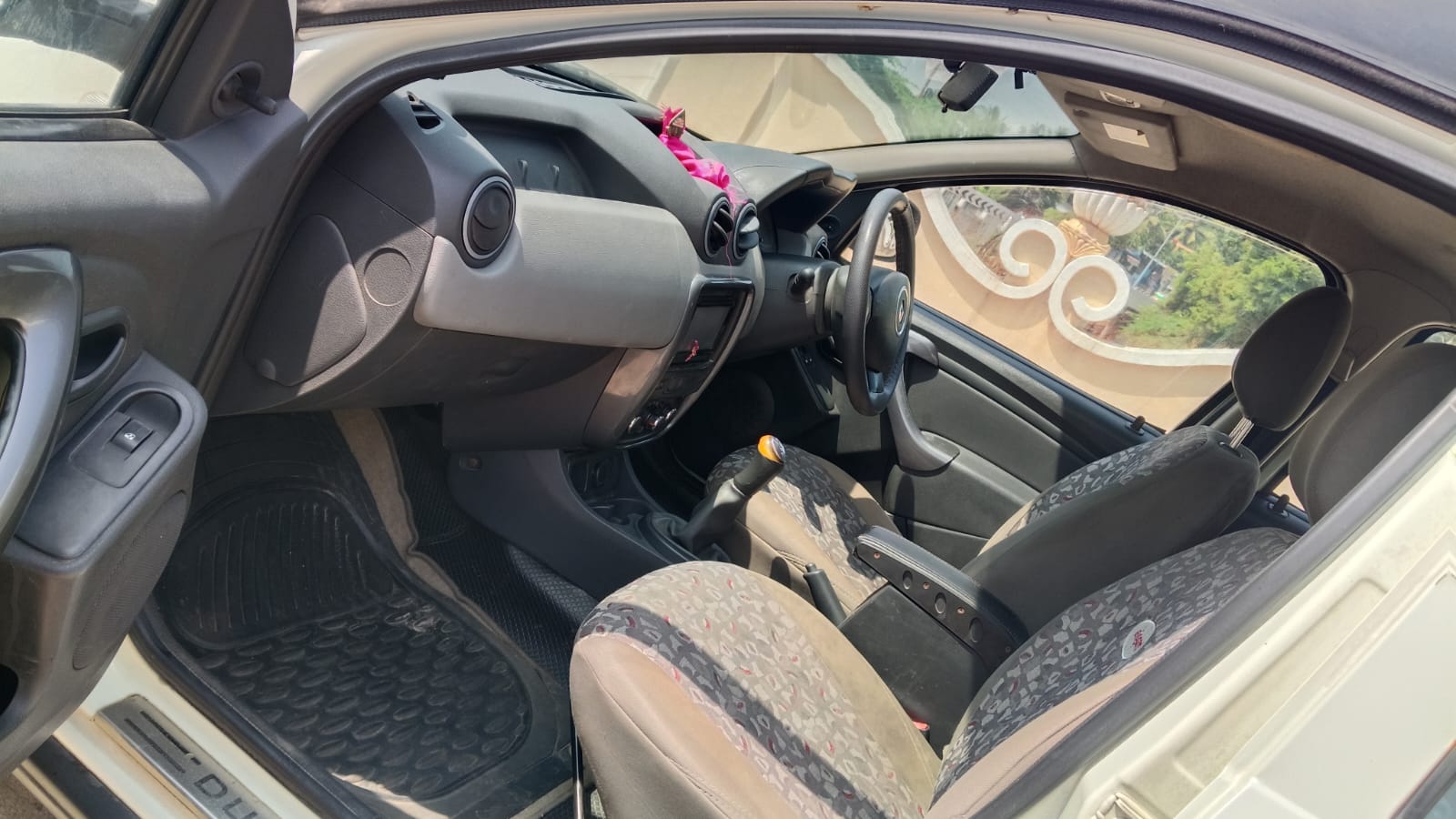 Renault Duster - Image 12