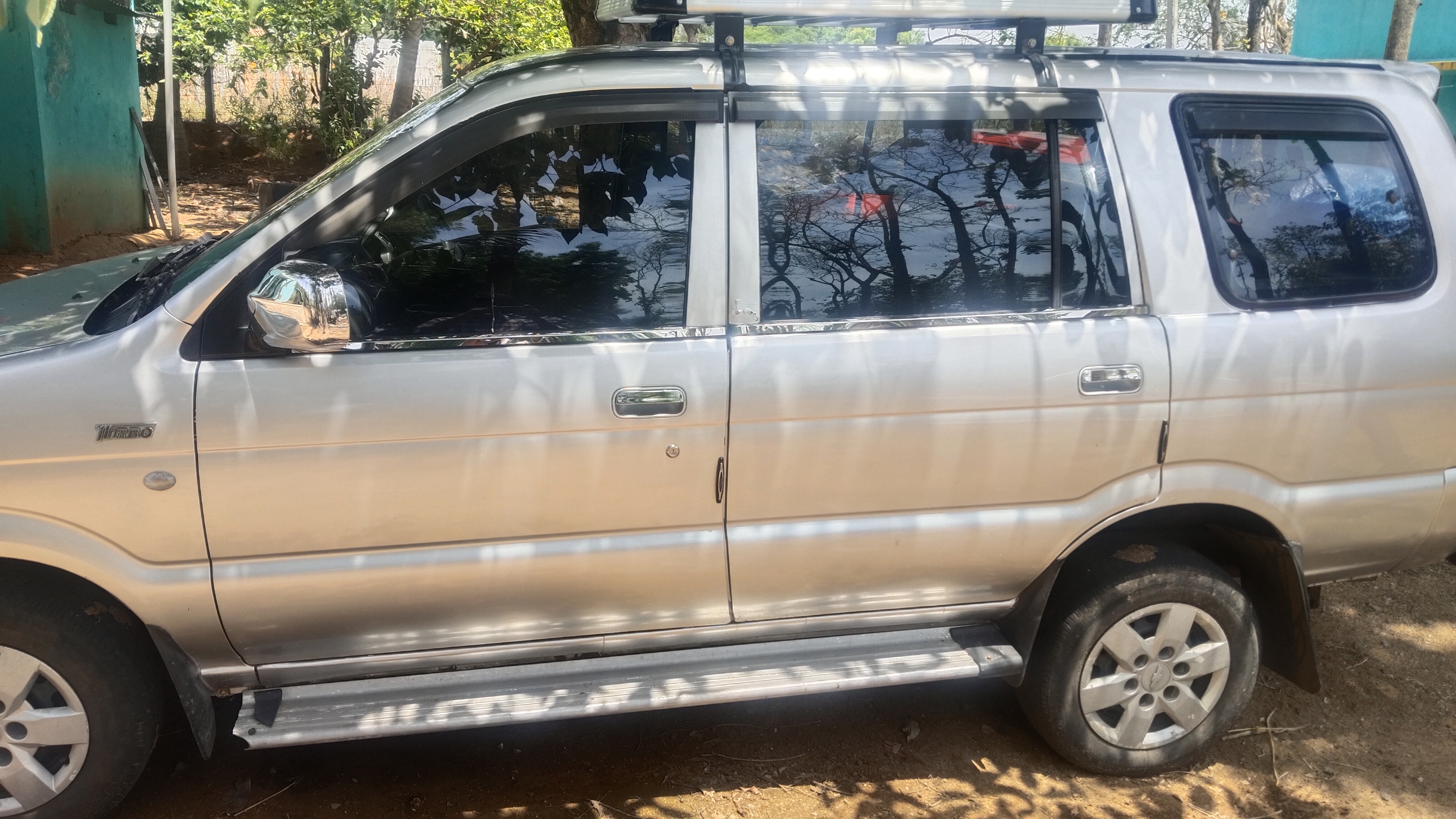 Chevrolet Tavera - Image 3