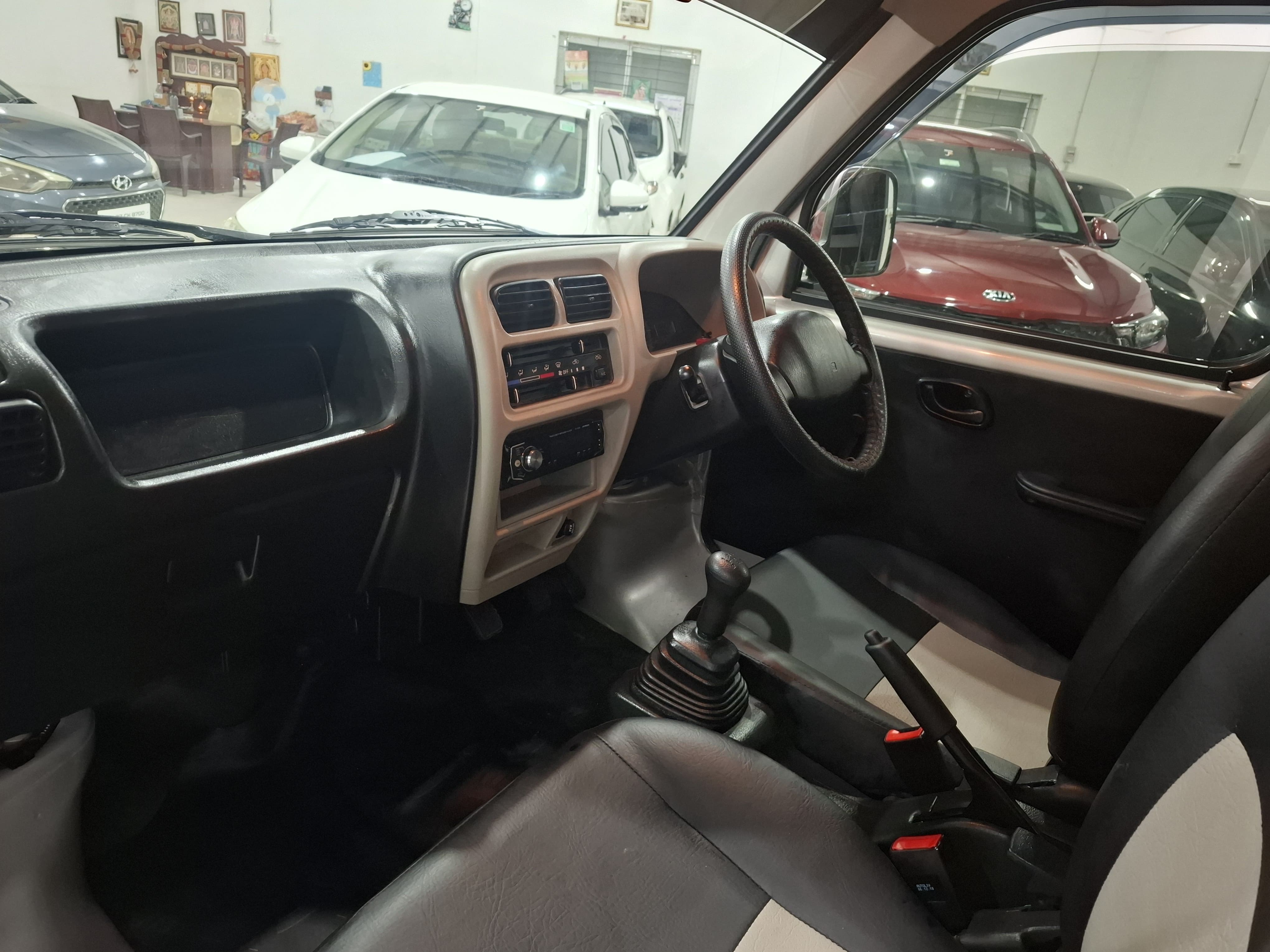 Maruti Suzuki Eeco - Image 7
