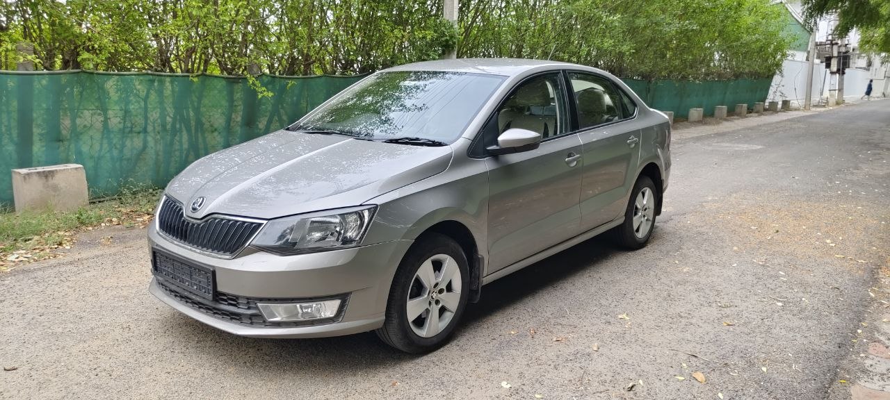 Skoda Rapid - Image 2