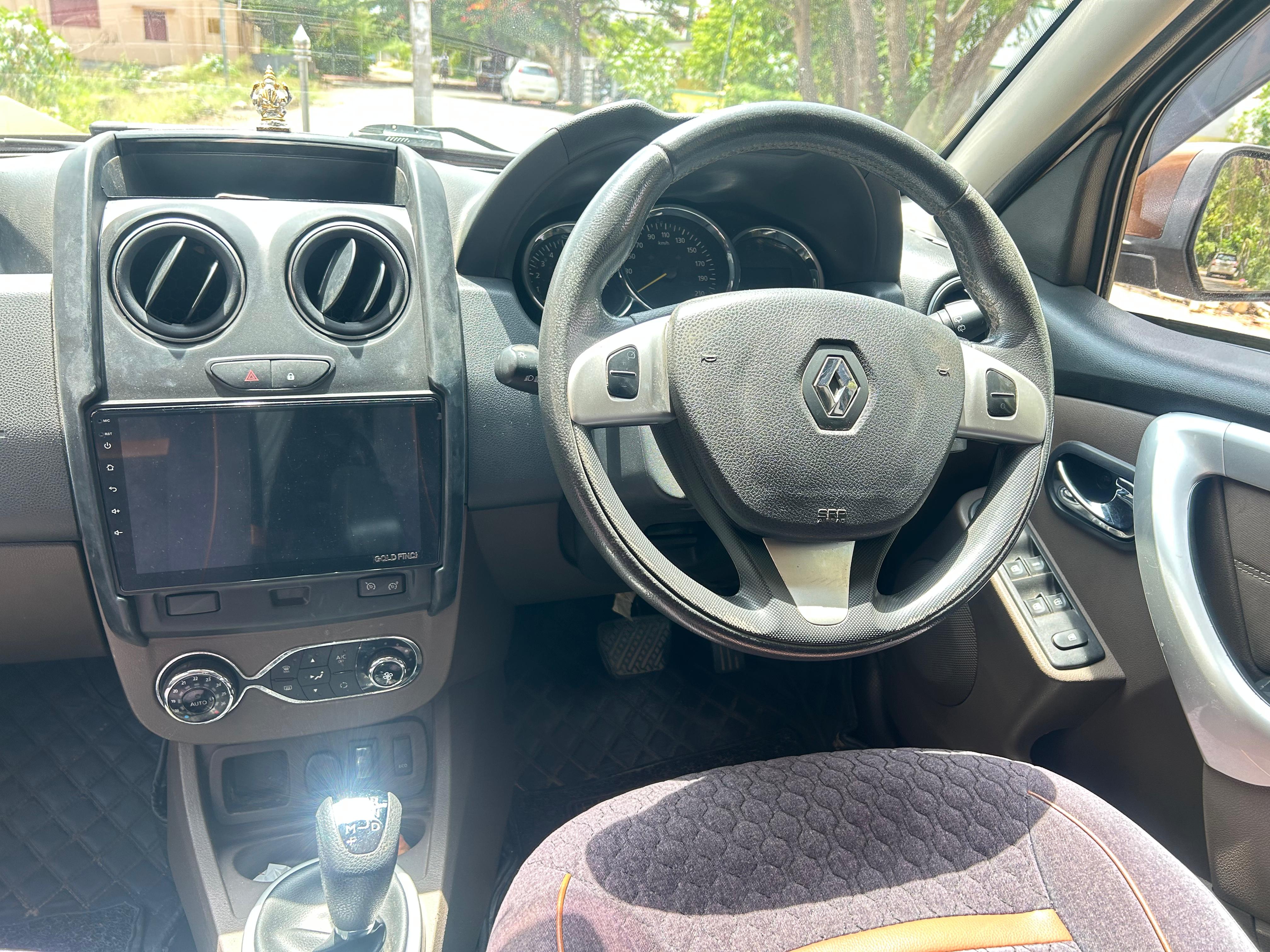 Renault Duster - Image 6