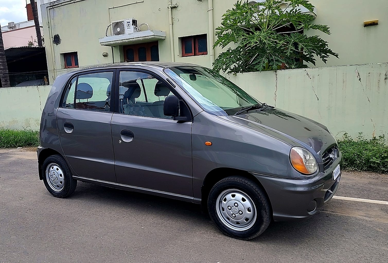 Hyundai Santro - Image 2