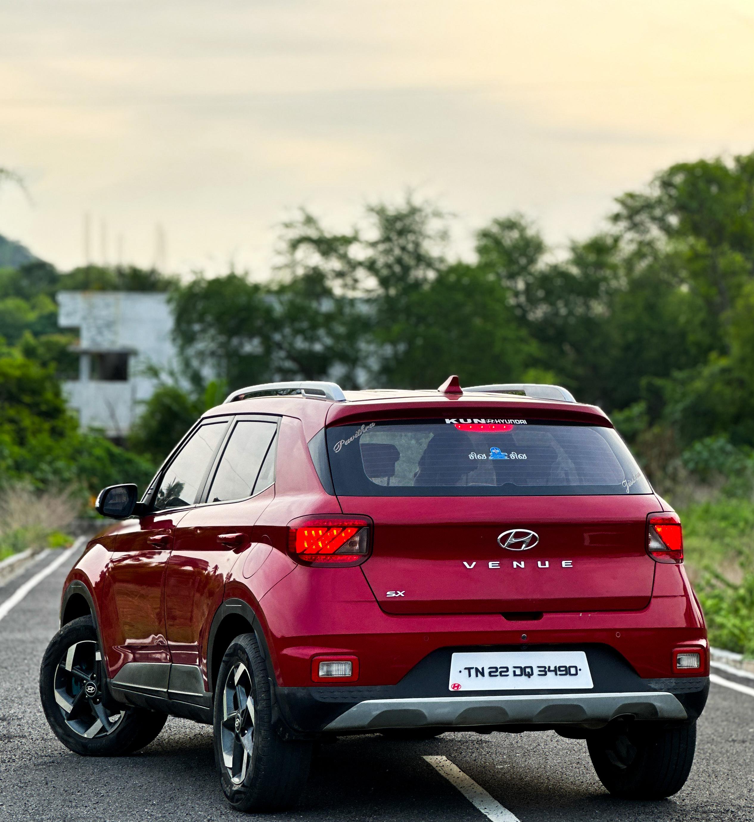 Hyundai Venue - Image 5