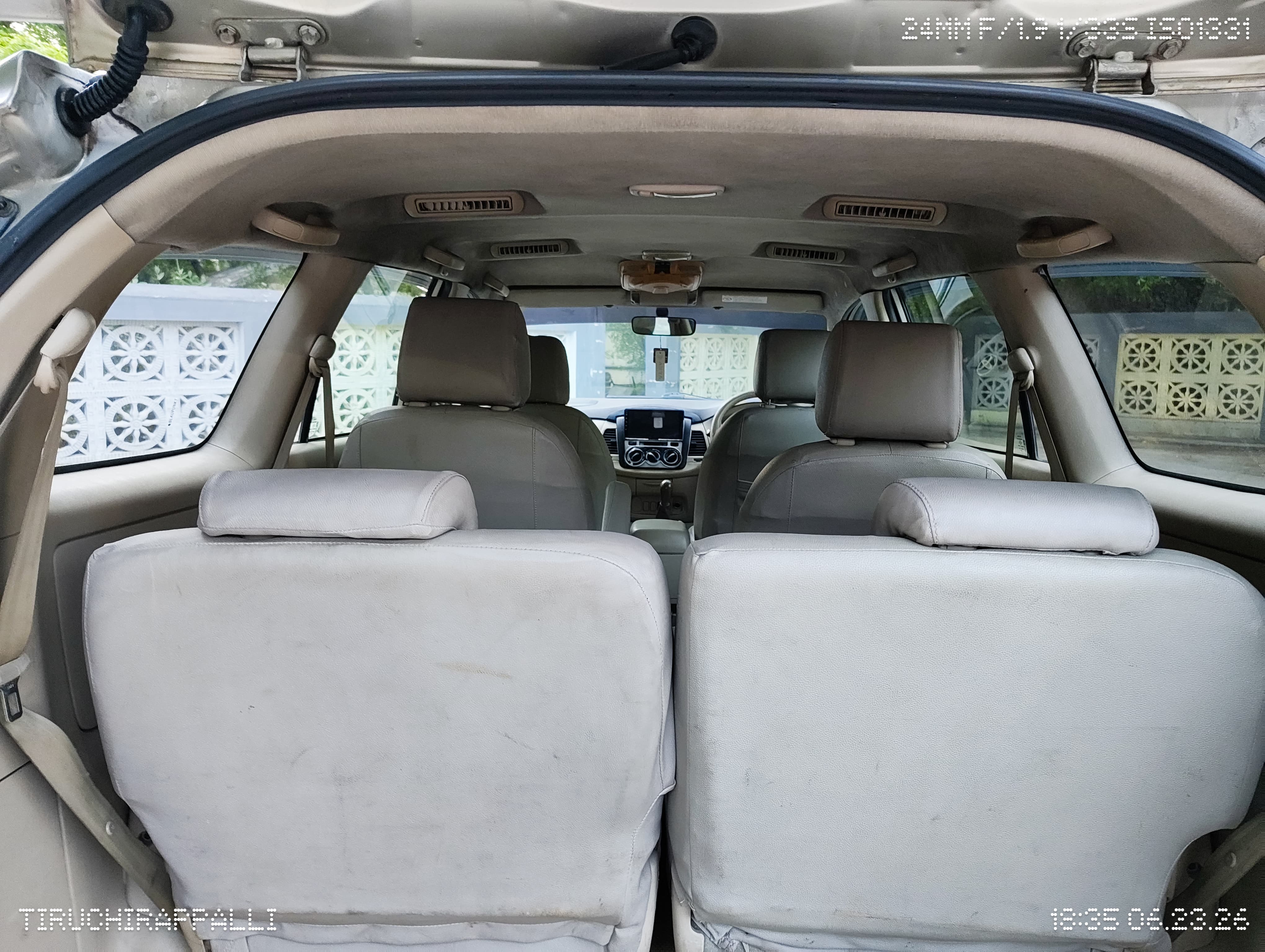 Toyota Innova - Image 6
