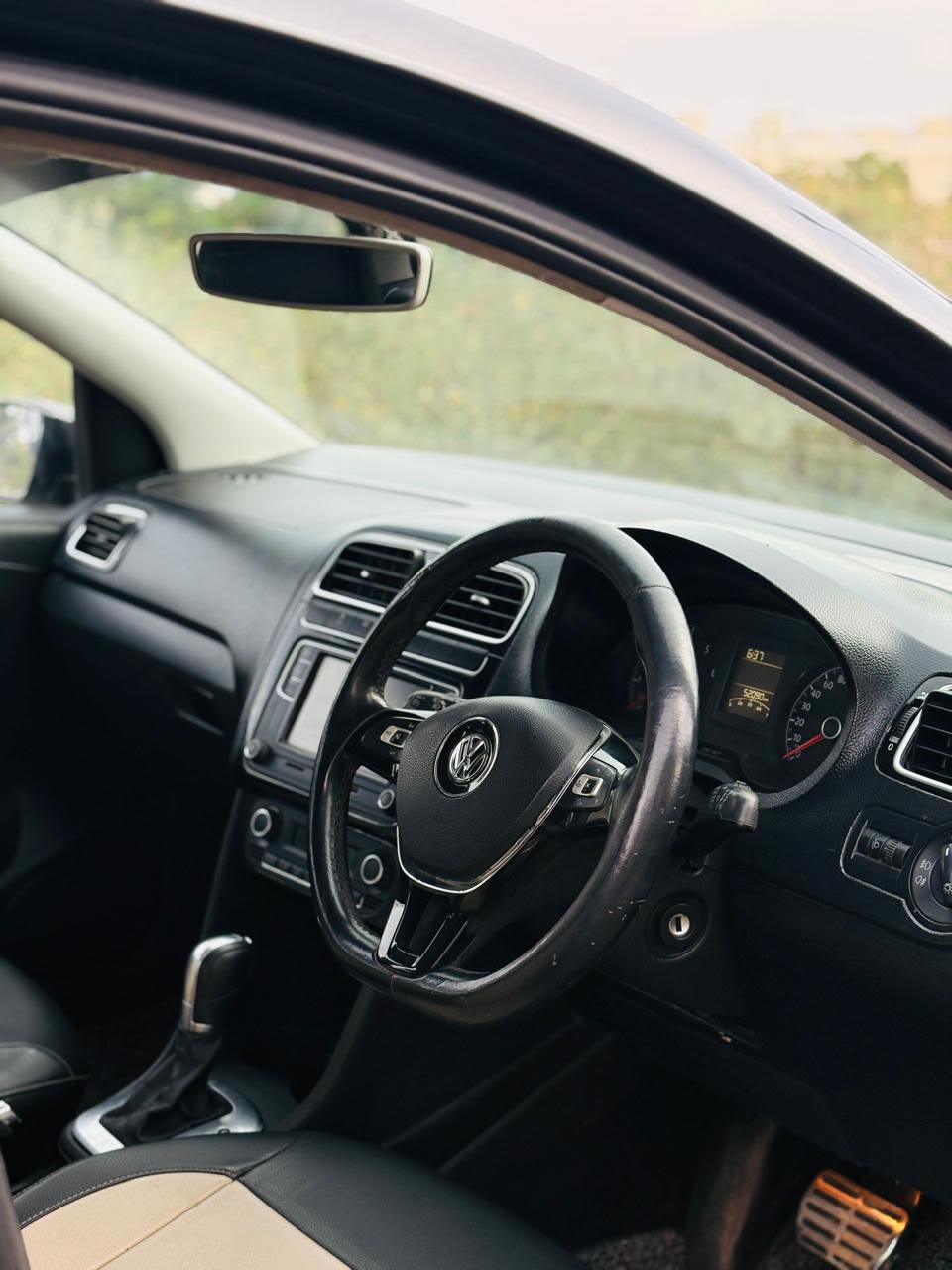Volkswagen Polo - Image 11