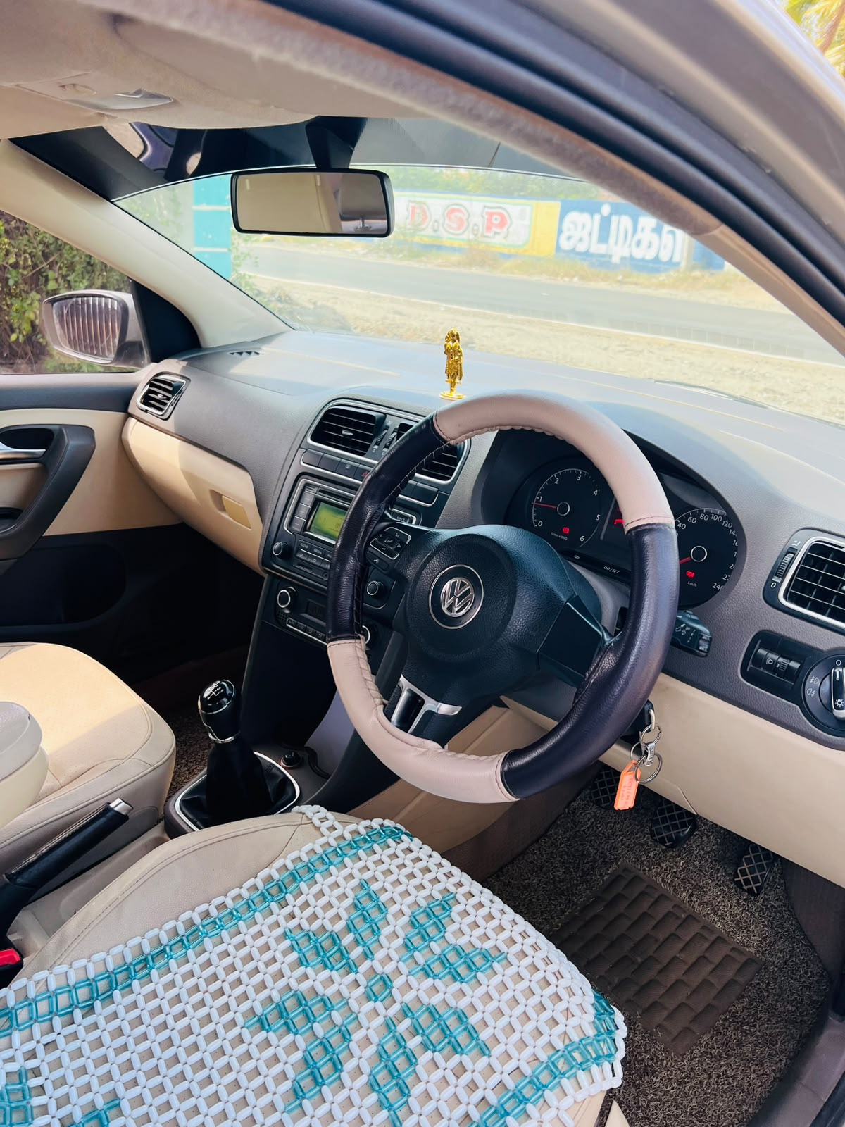 Volkswagen Vento - Image 10