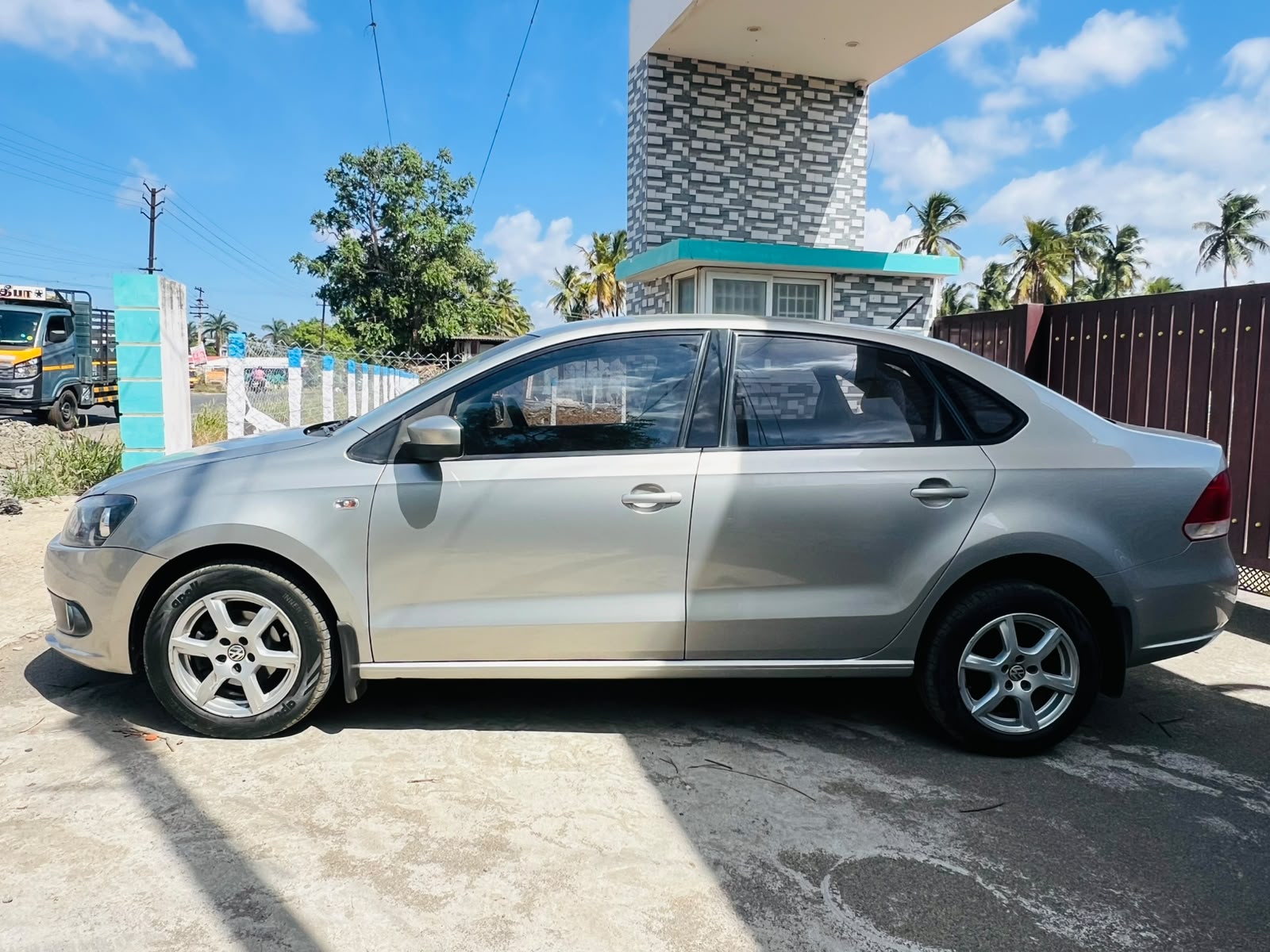 Volkswagen Vento - Image 5
