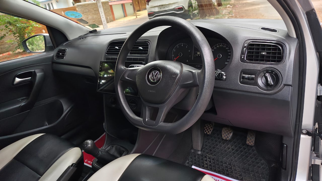 Volkswagen Polo - Image 4