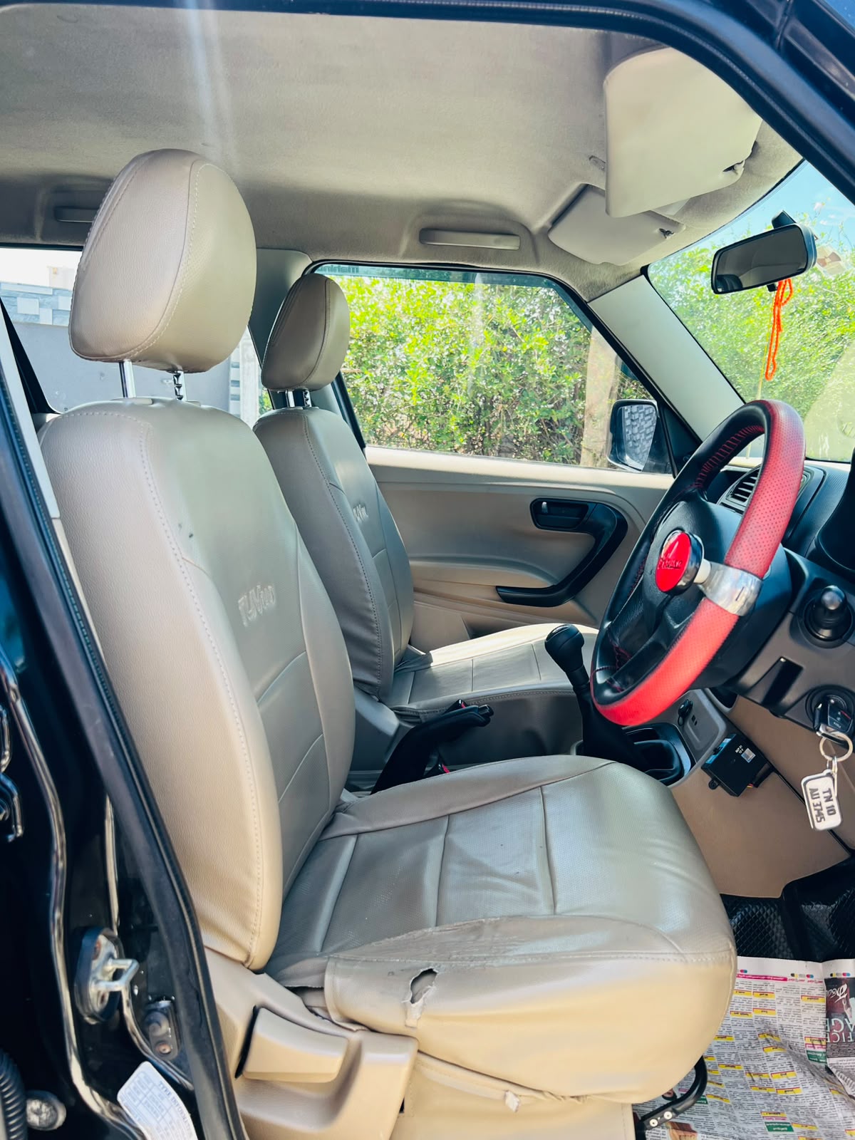 Mahindra TUV300 - Image 10