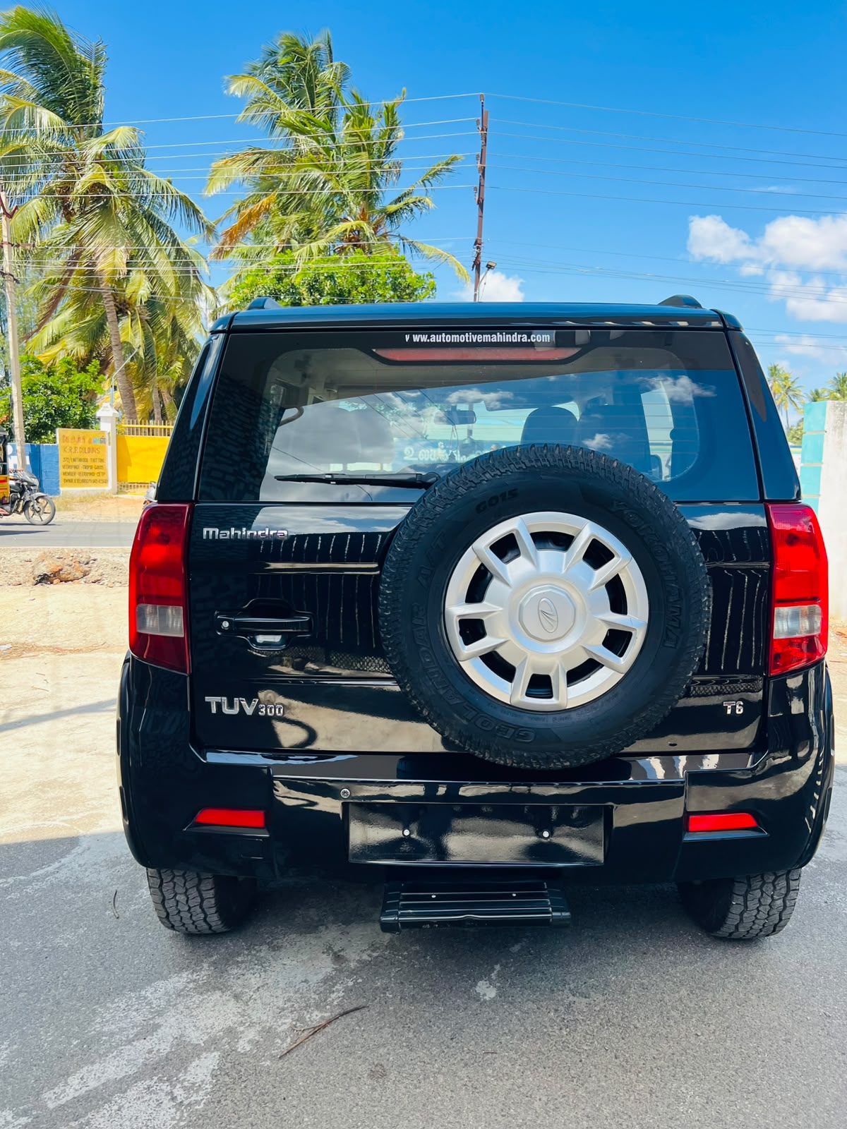 Mahindra TUV300 - Image 12