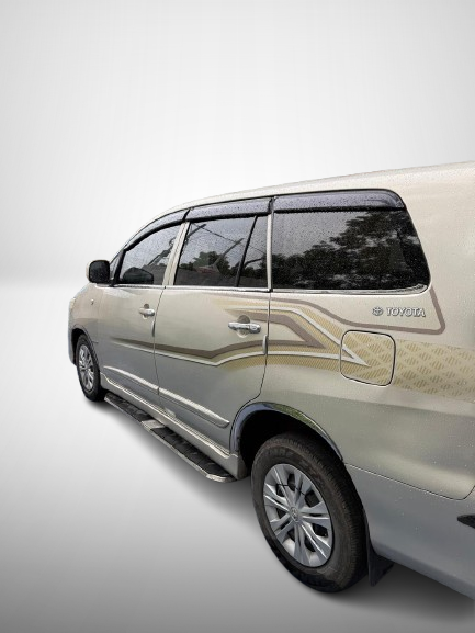 Toyota Innova - Image 4