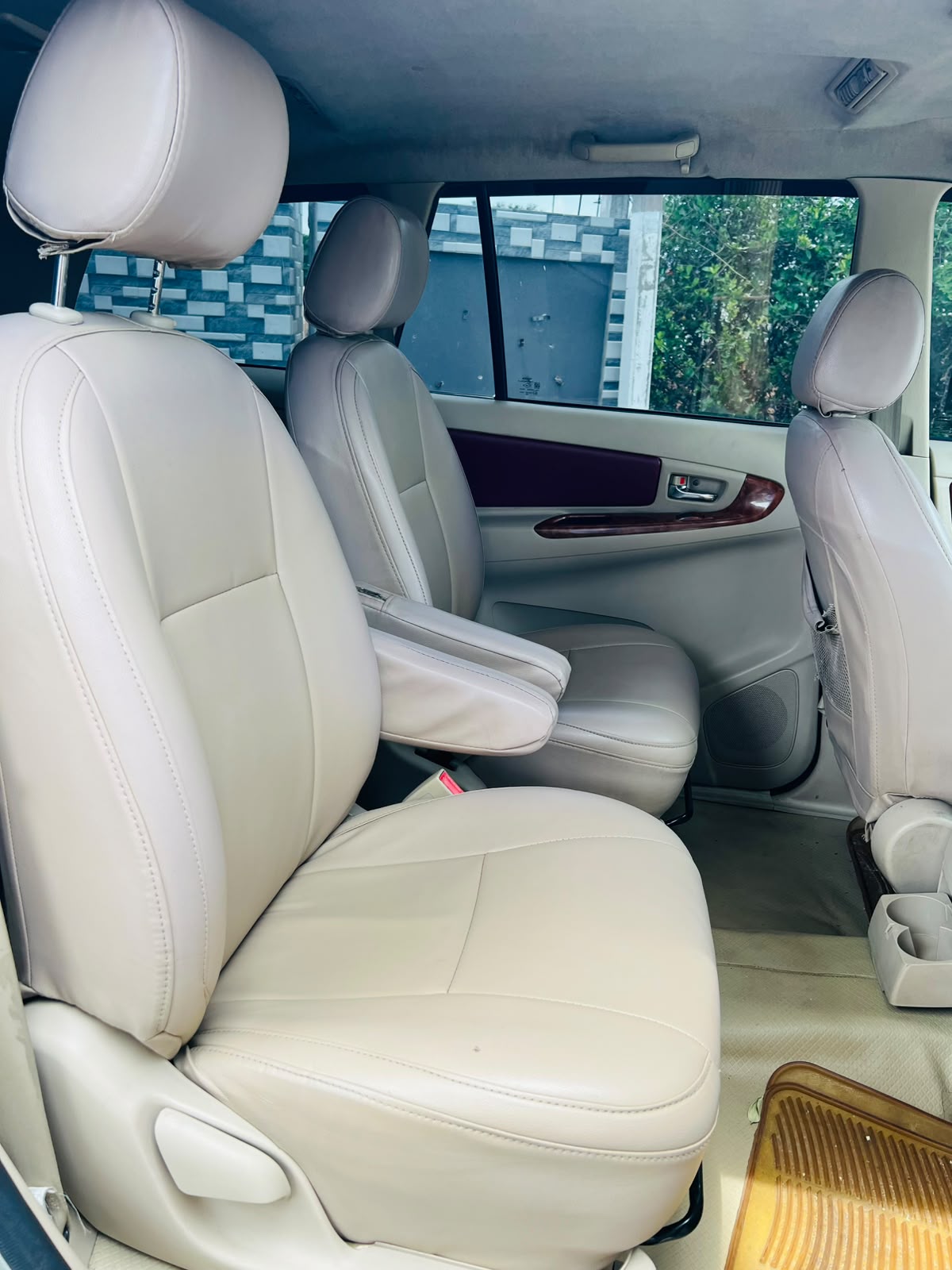 Toyota Innova - Image 8