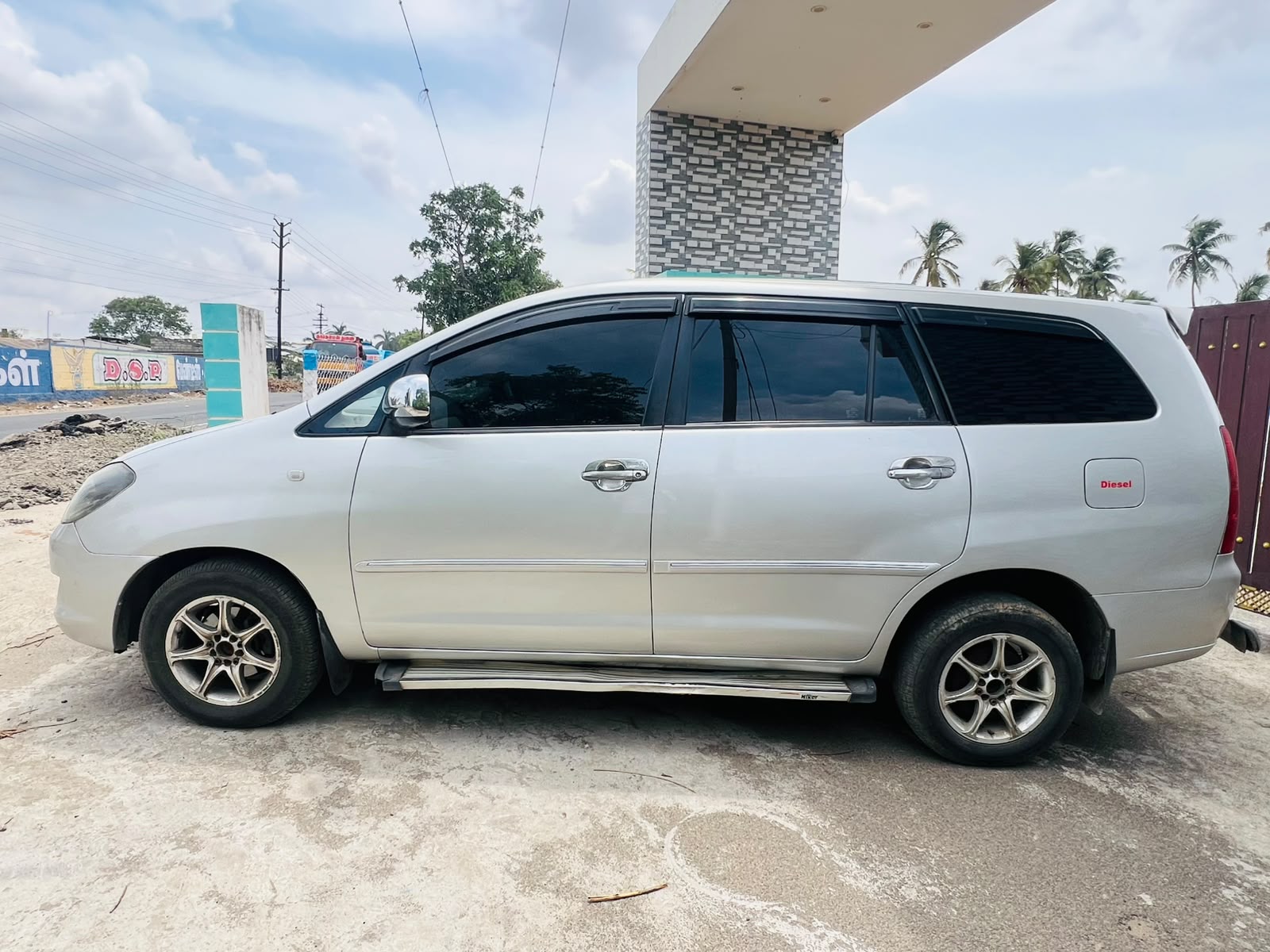 Toyota Innova - Image 5
