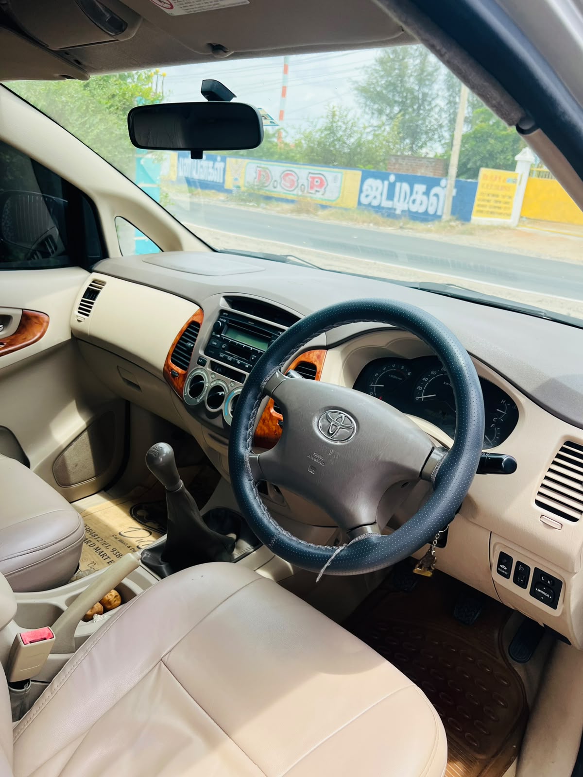 Toyota Innova - Image 11
