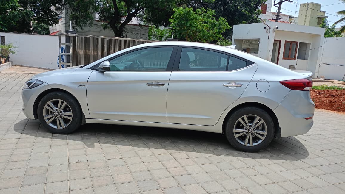 Hyundai Elantra - Image 9