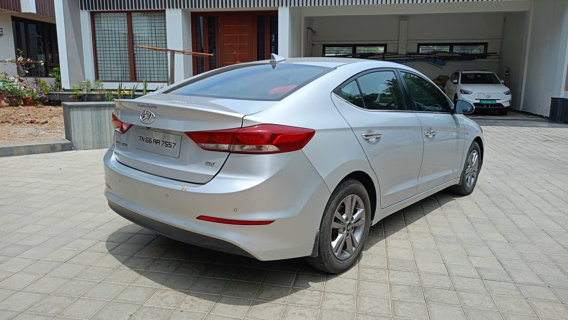 Hyundai Elantra - Image 7