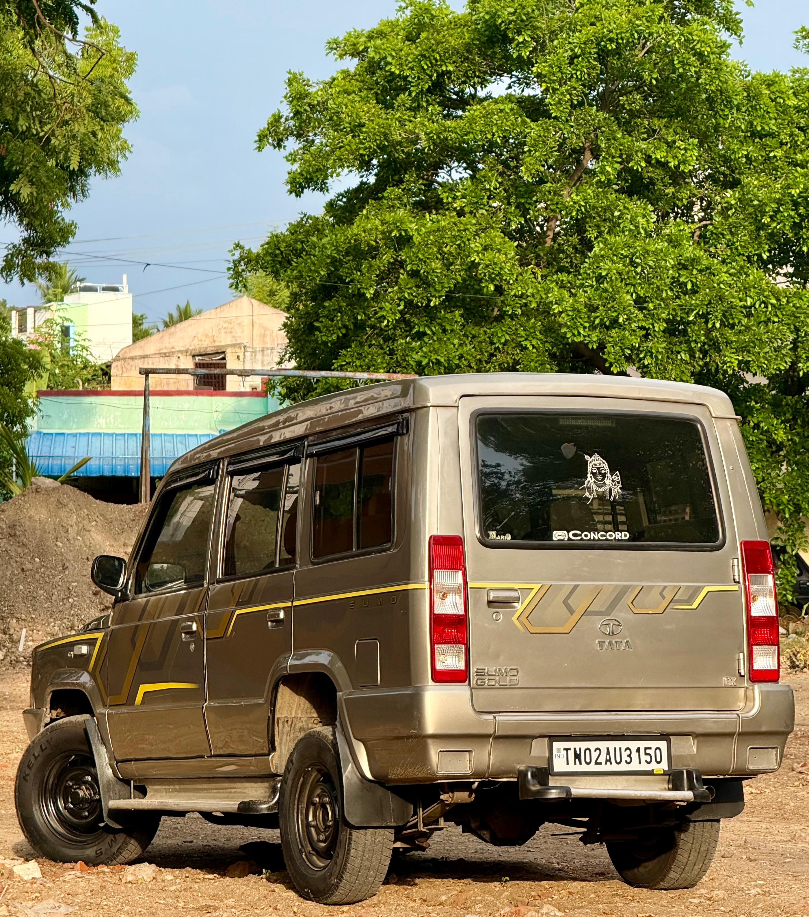 Tata Sumo - Image 11