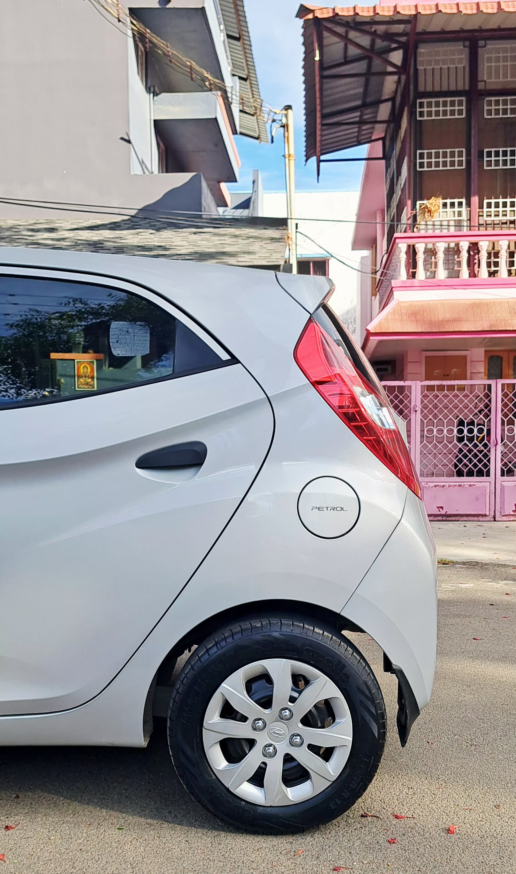 Hyundai Eon - Image 10