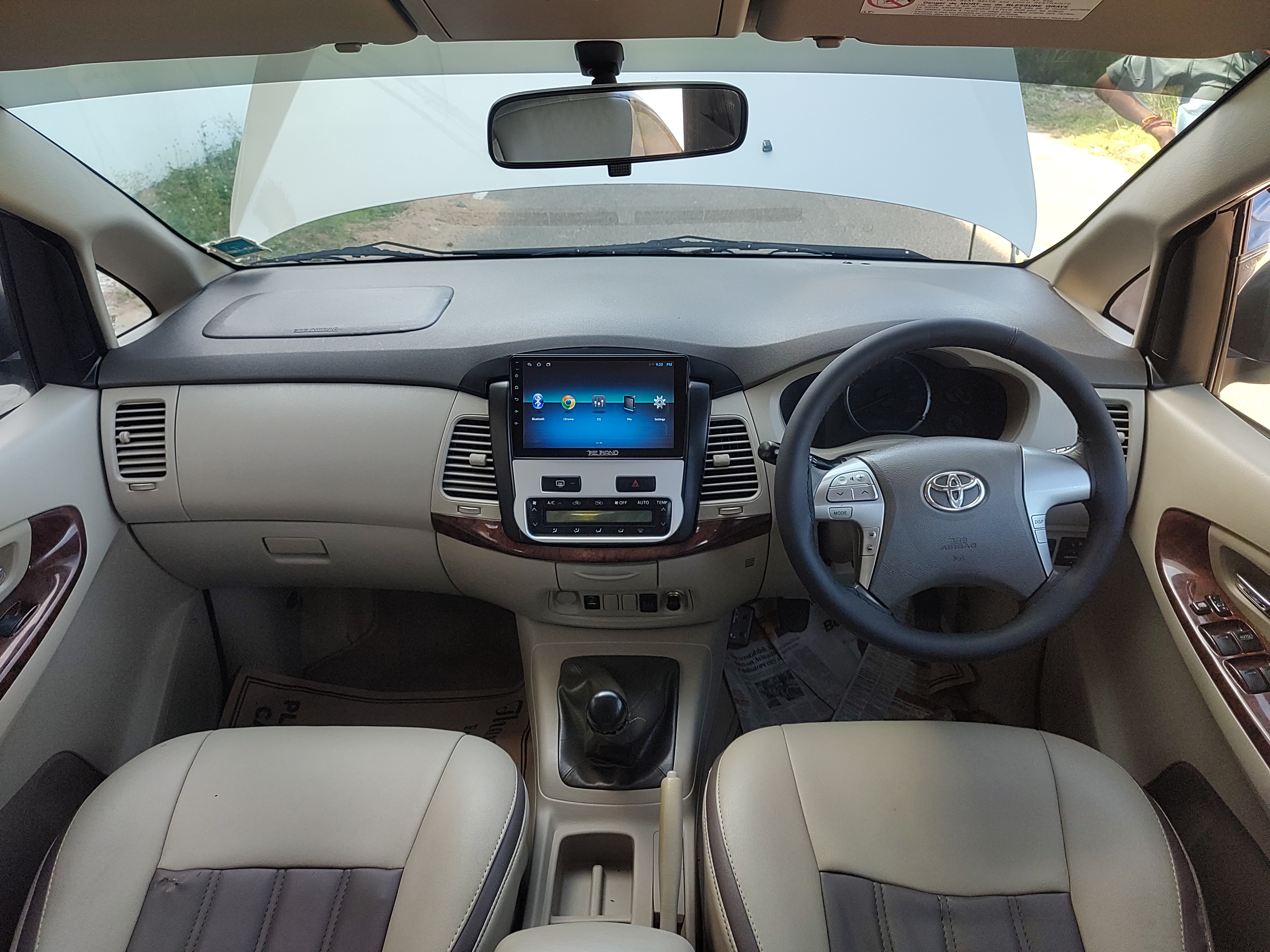 Toyota Innova - Image 12