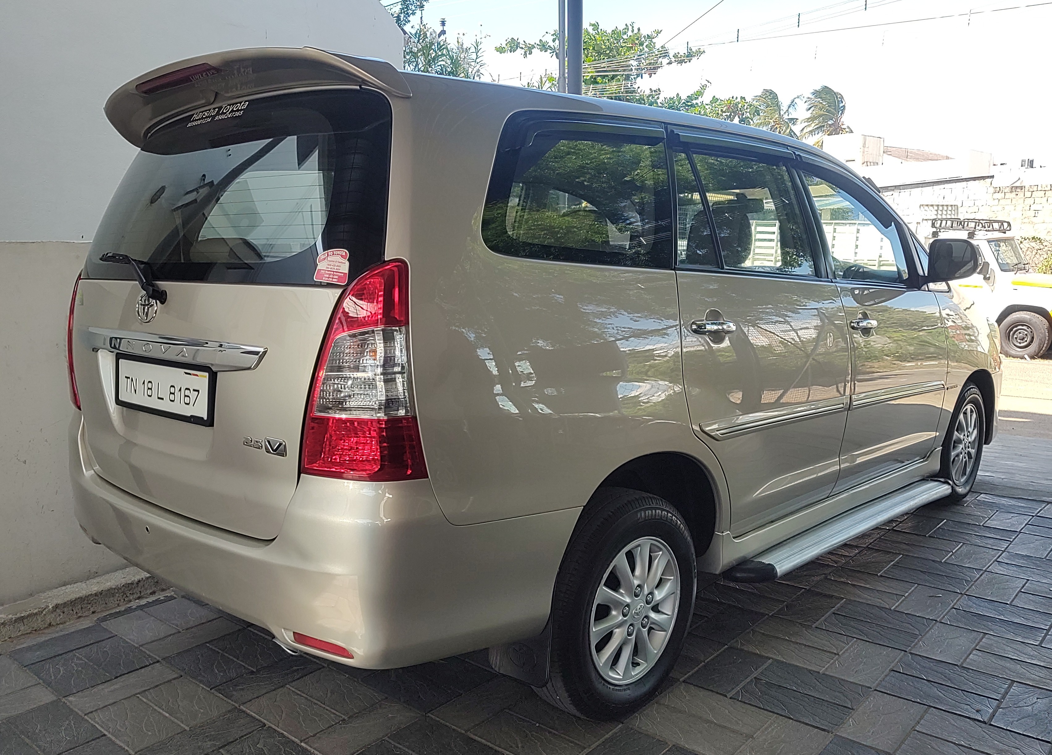 Toyota Innova - Image 7