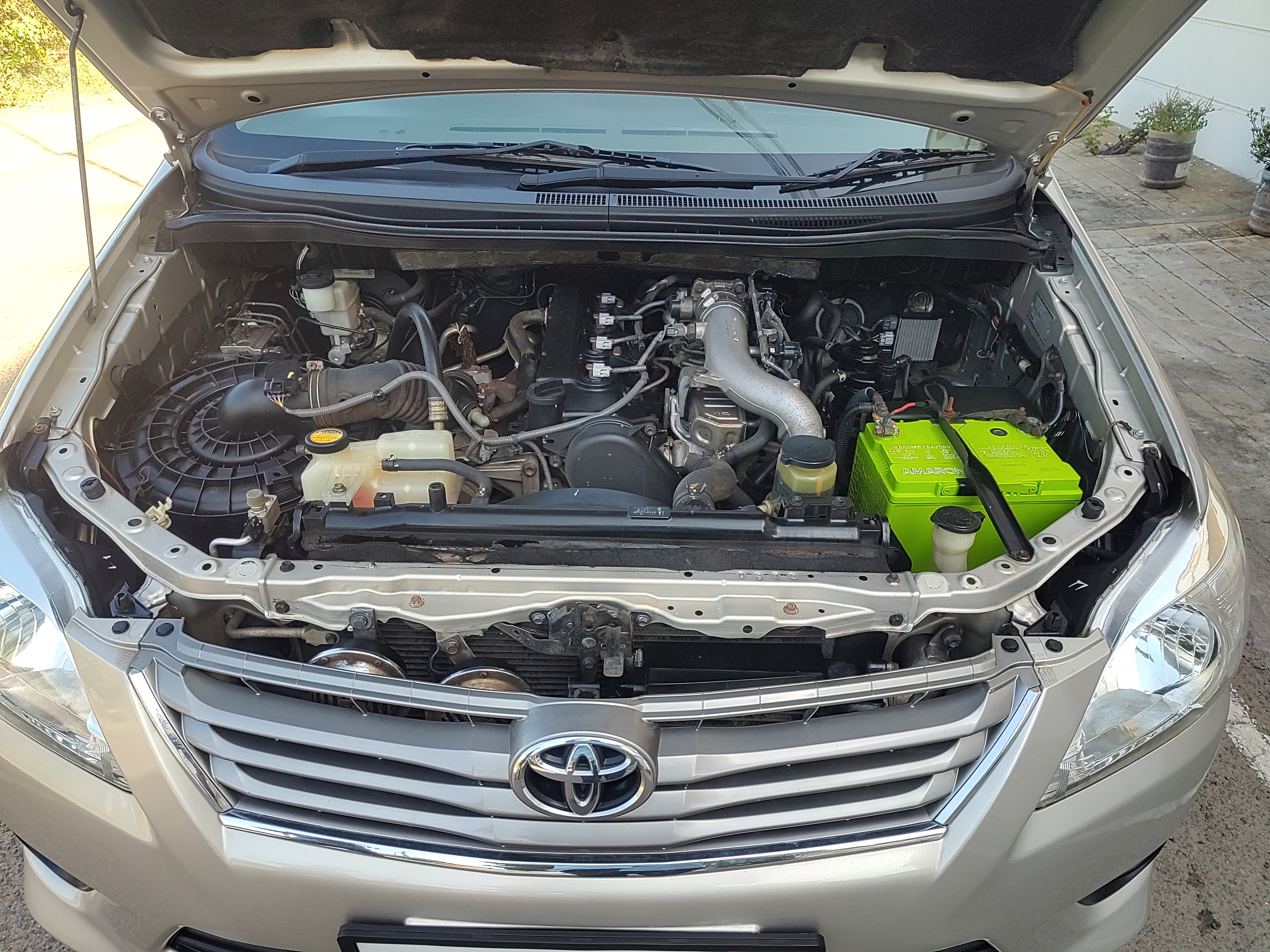 Toyota Innova - Image 15