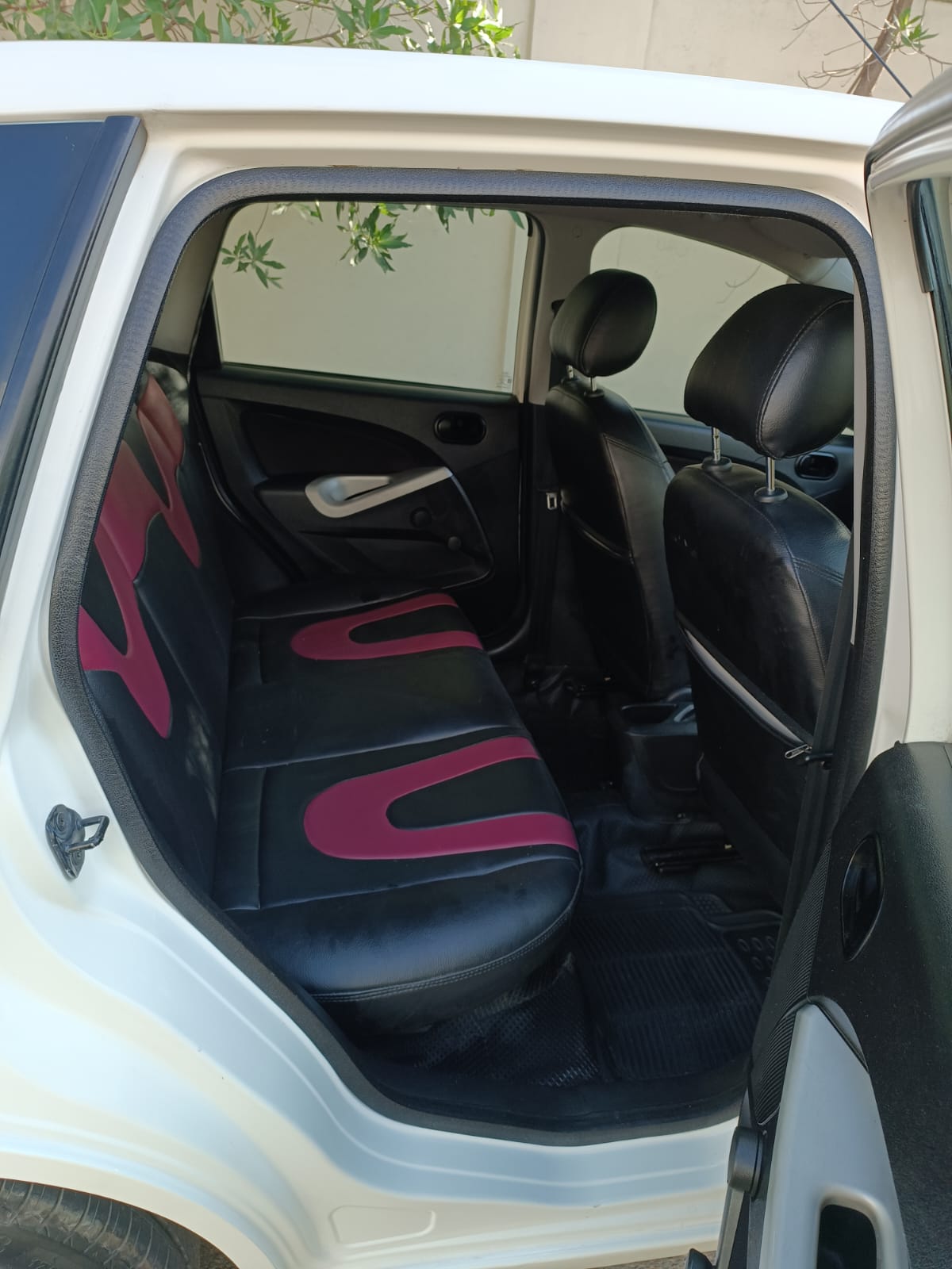 Ford Figo - Image 8
