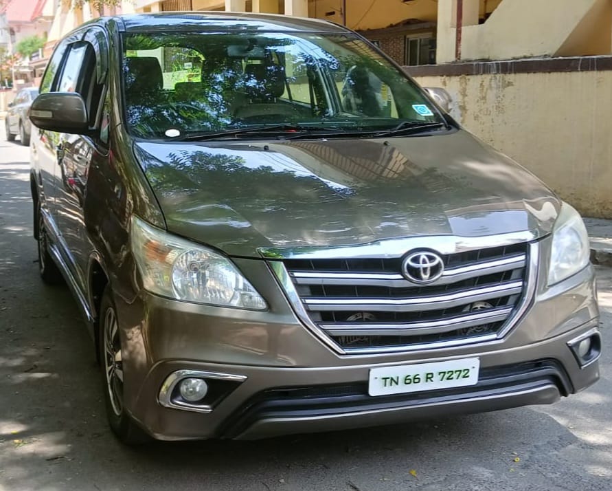 Toyota Innova - Image 2