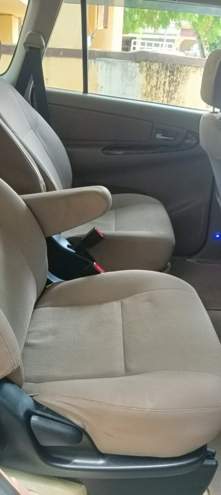 Toyota Innova - Image 9