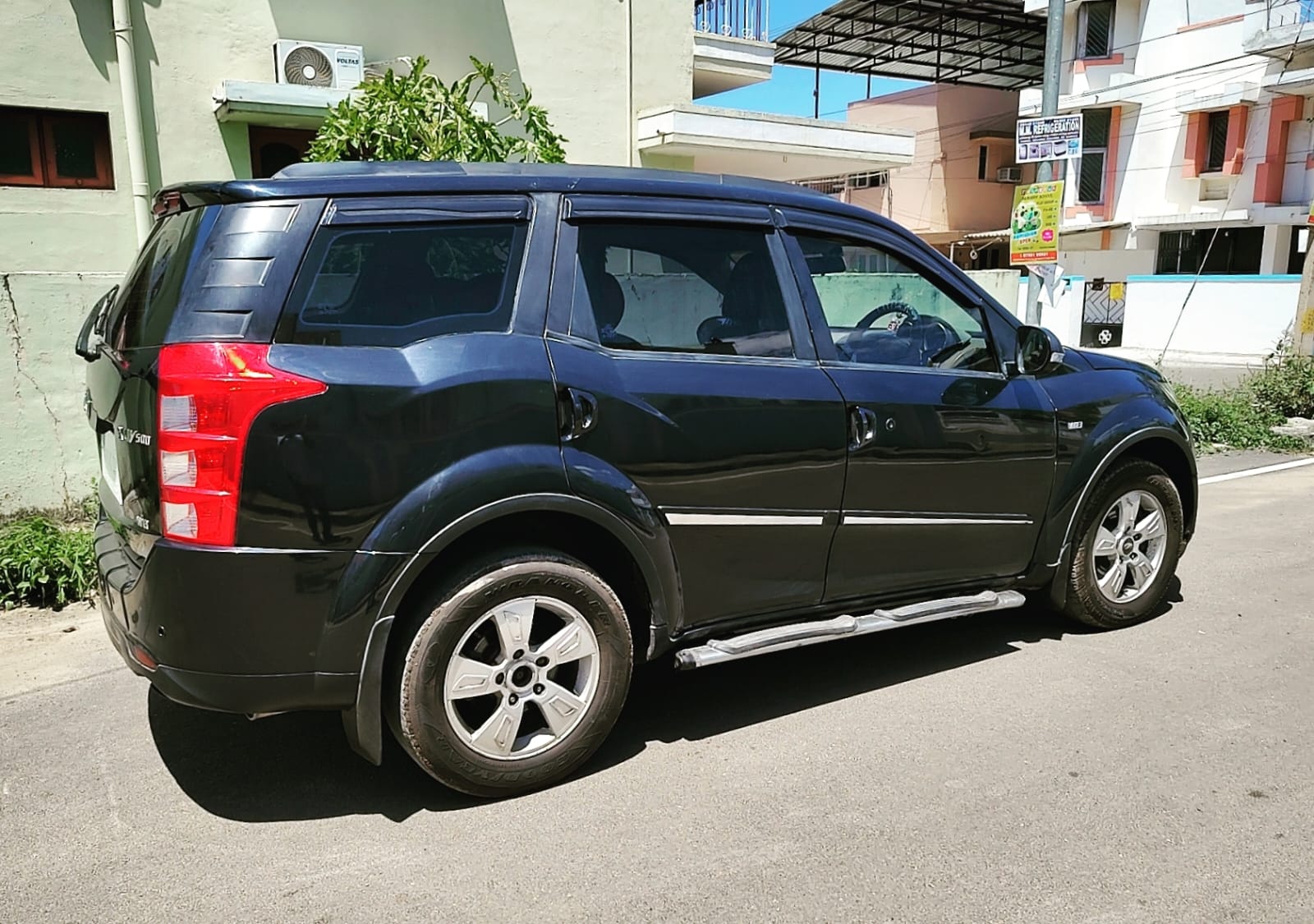 Mahindra XUV500 - Image 3