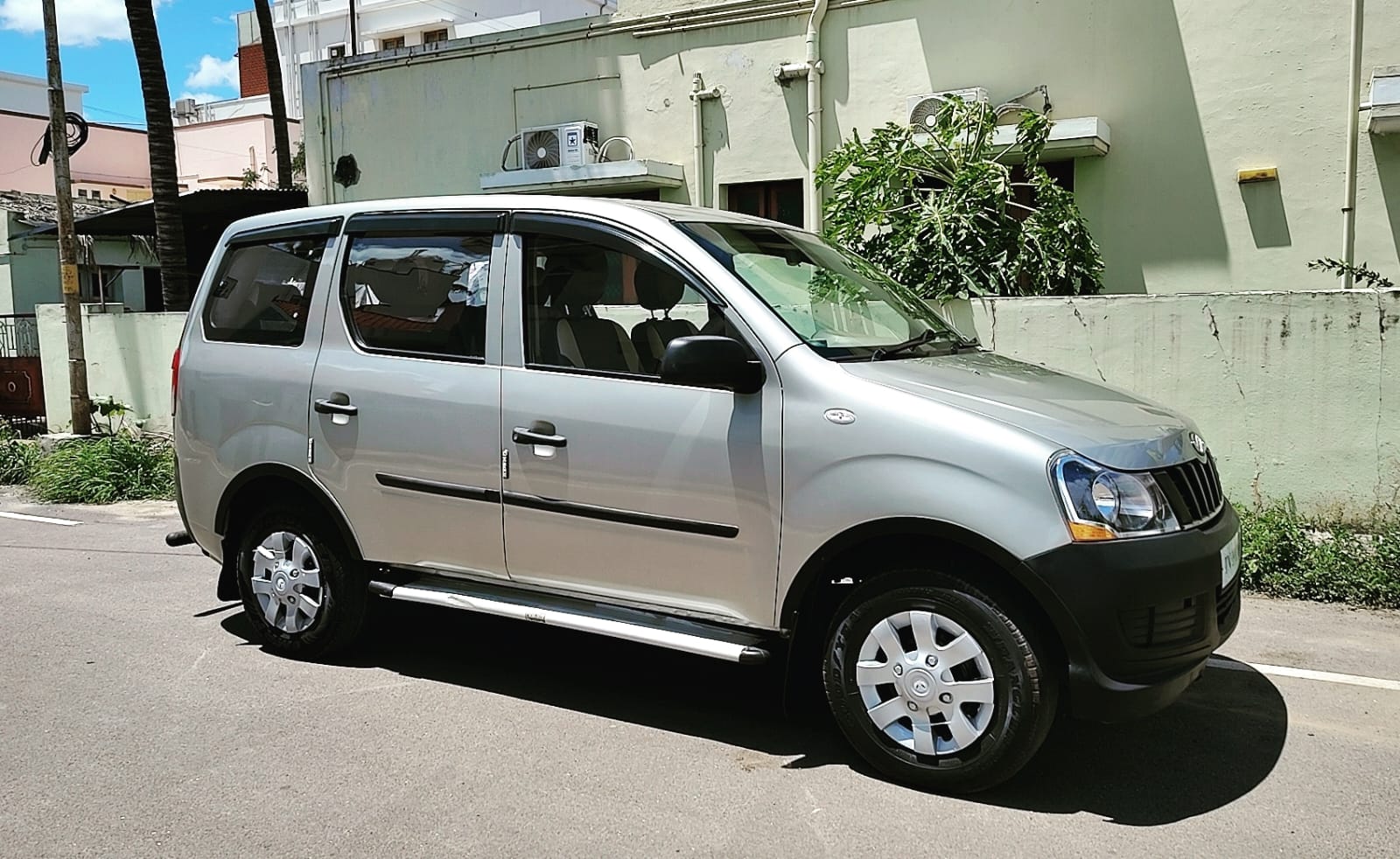 Mahindra Xylo - Image 3