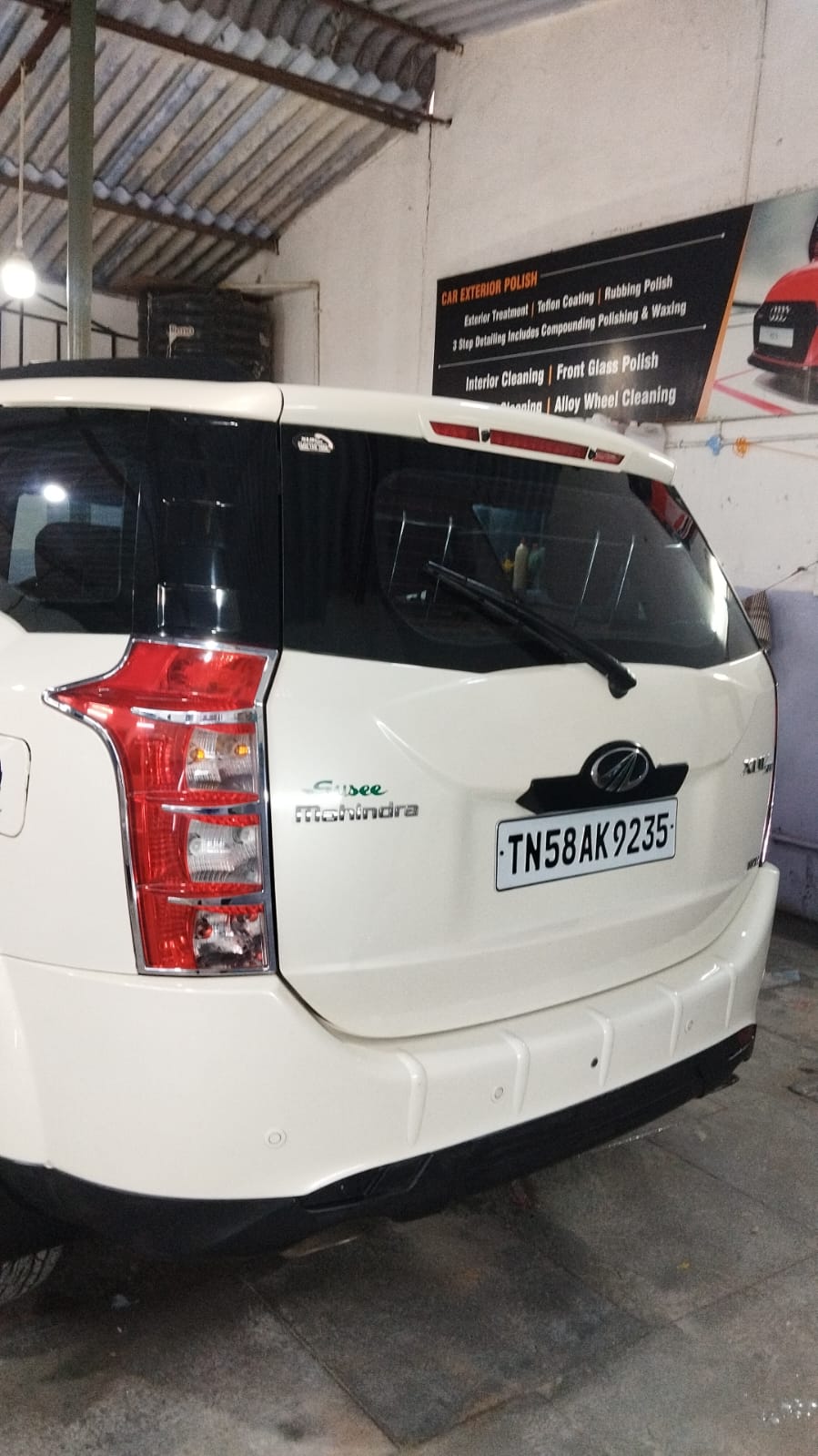 Mahindra XUV500 - Image 3