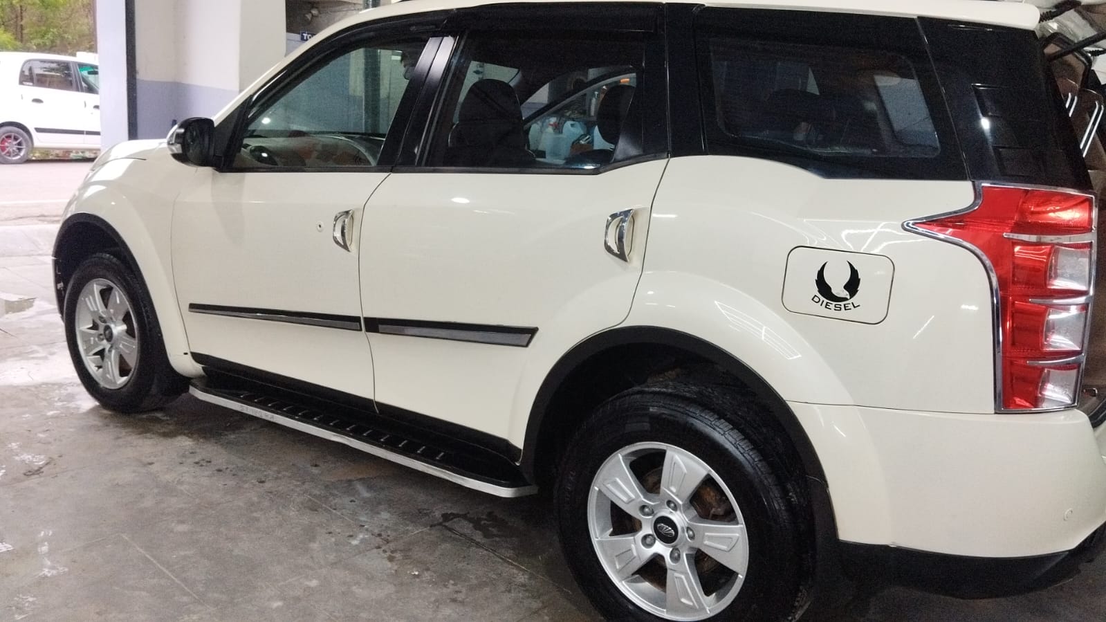 Mahindra XUV500 - Image 5
