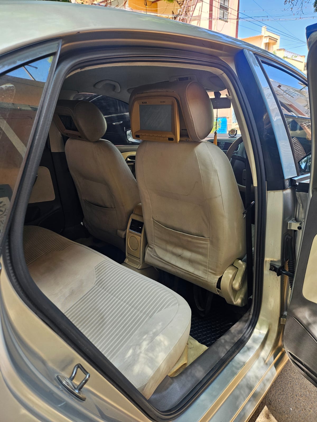 Volkswagen Vento - Image 6