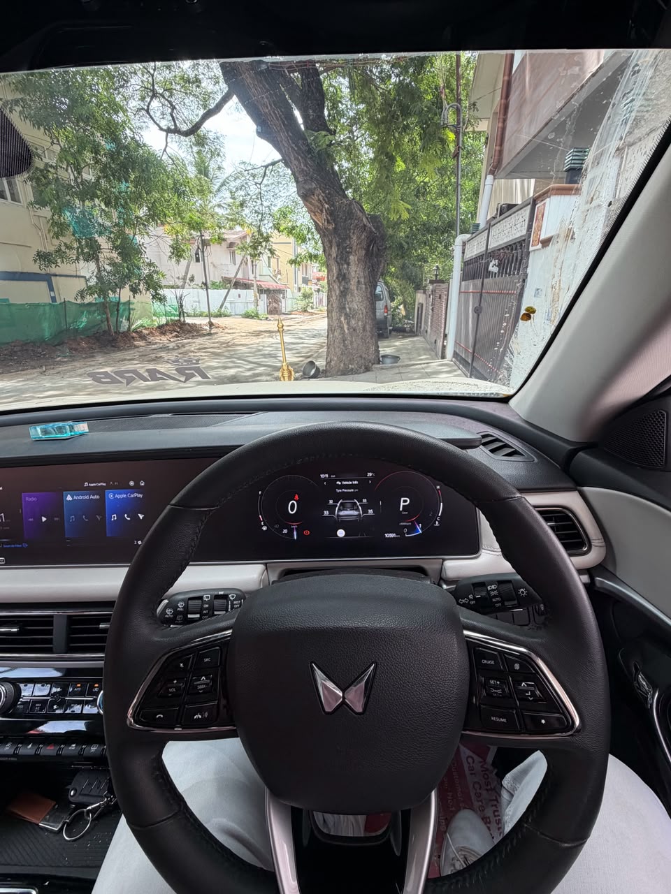 Mahindra XUV 700 - Image 4