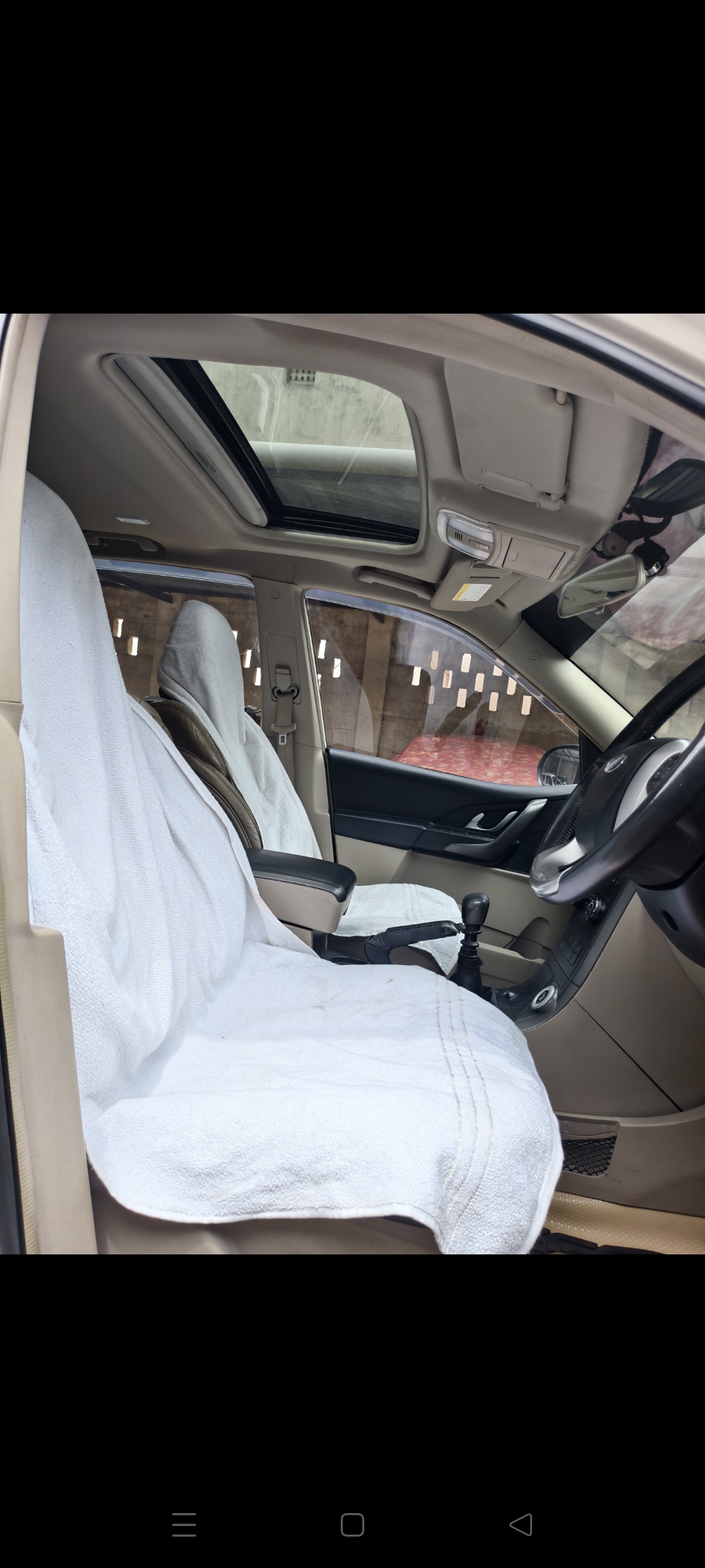 Mahindra XUV500 - Image 9