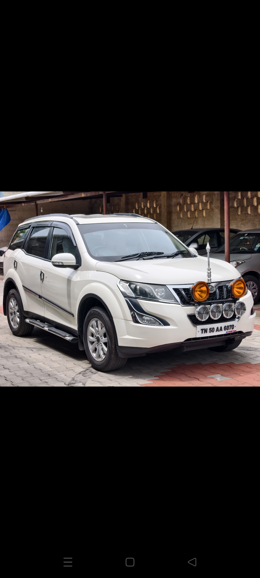 Mahindra XUV500 - Image 6