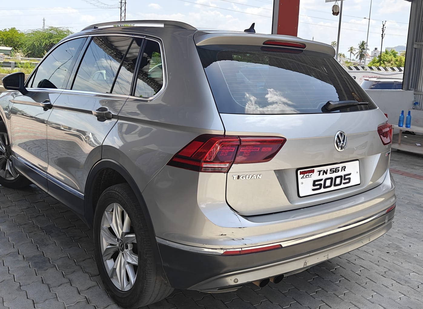 Volkswagen Tiguan - Image 10