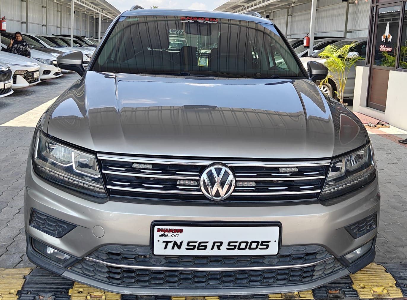 Volkswagen Tiguan - Image 3