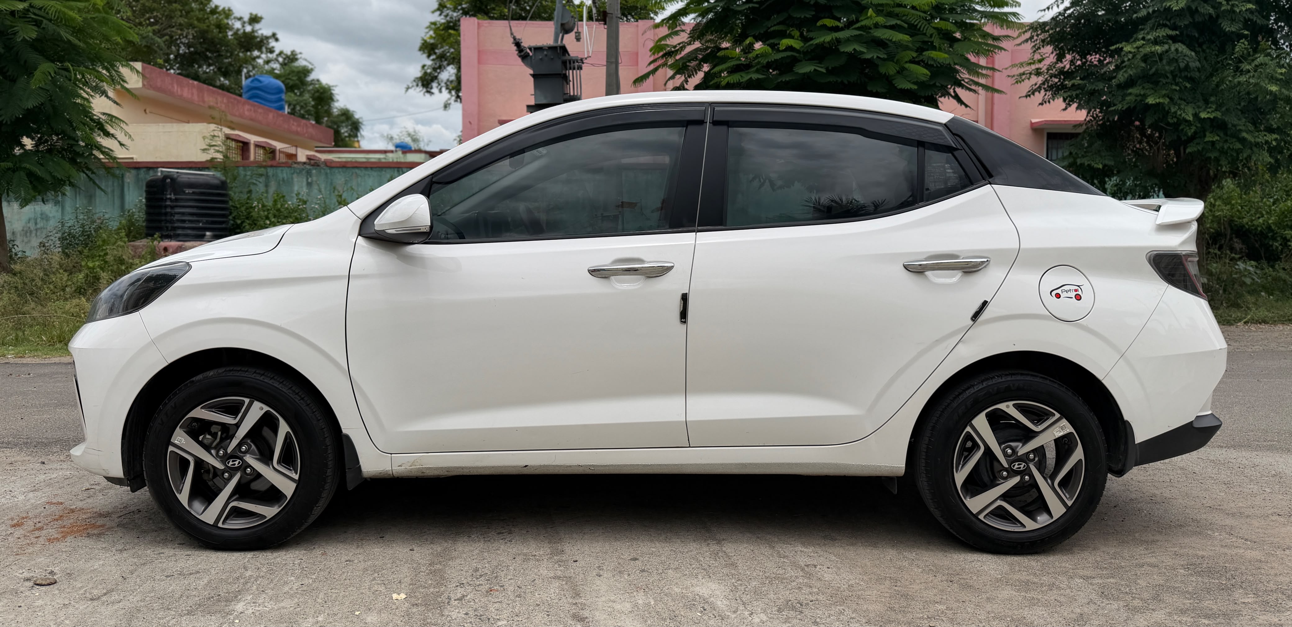 Hyundai Aura - Image 9