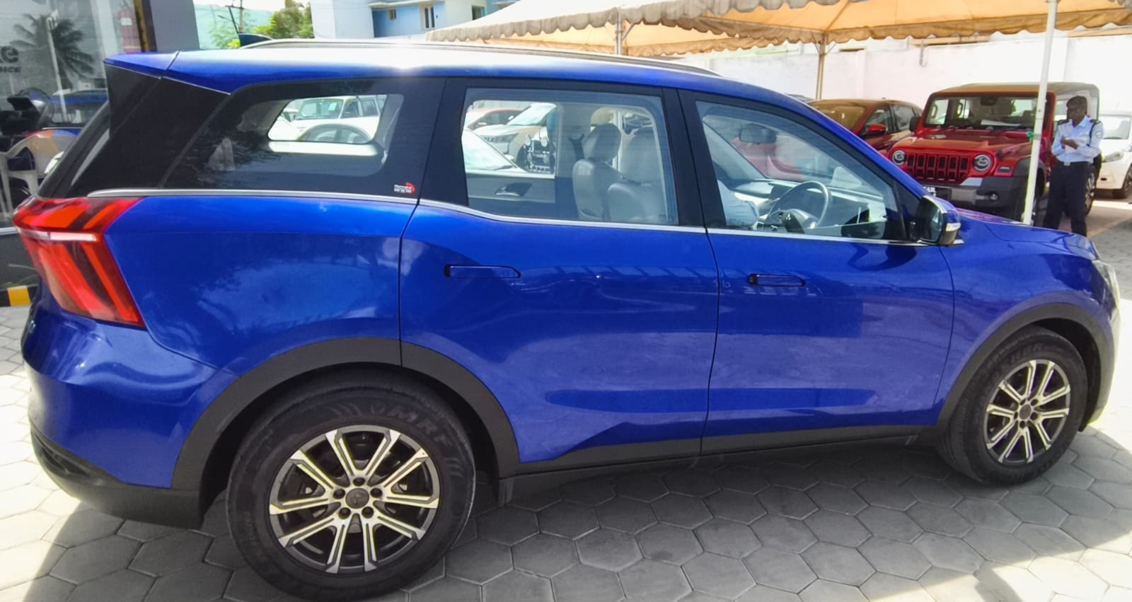 Mahindra XUV700 - Image 2