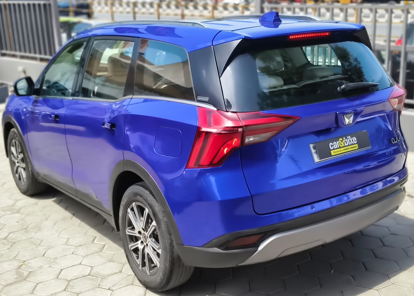 Mahindra XUV700 - Image 6