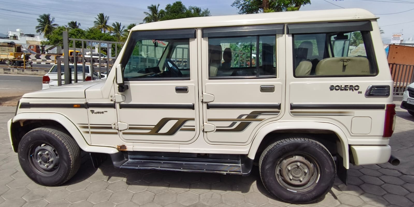 Mahindra Bolero - Image 4