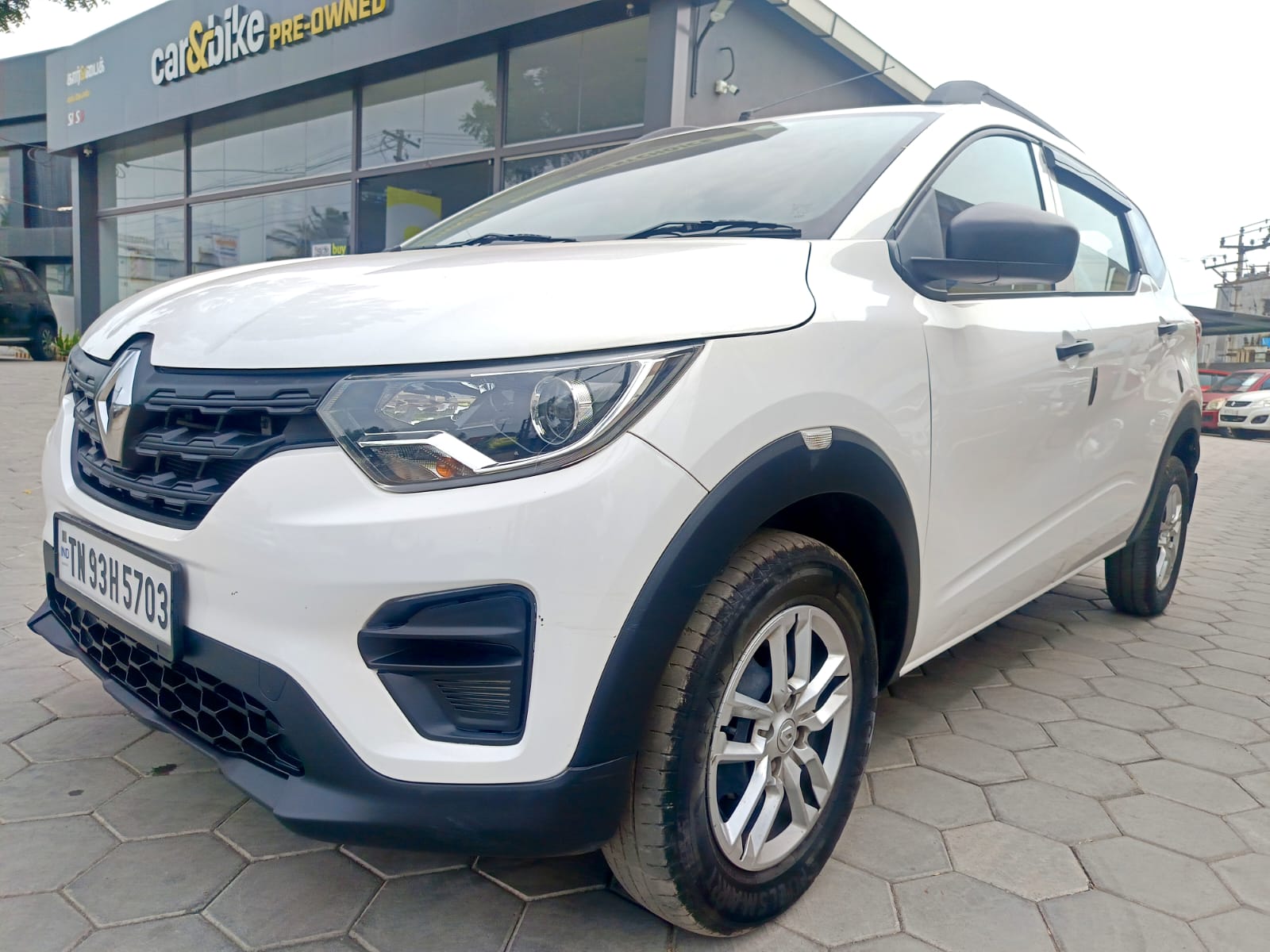 Renault Triber - Image 2