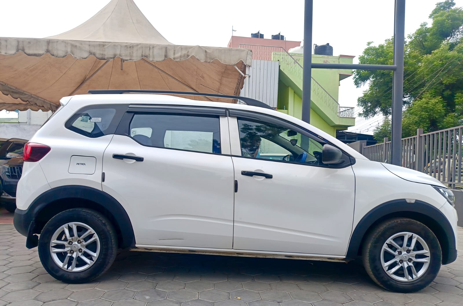 Renault Triber - Image 4