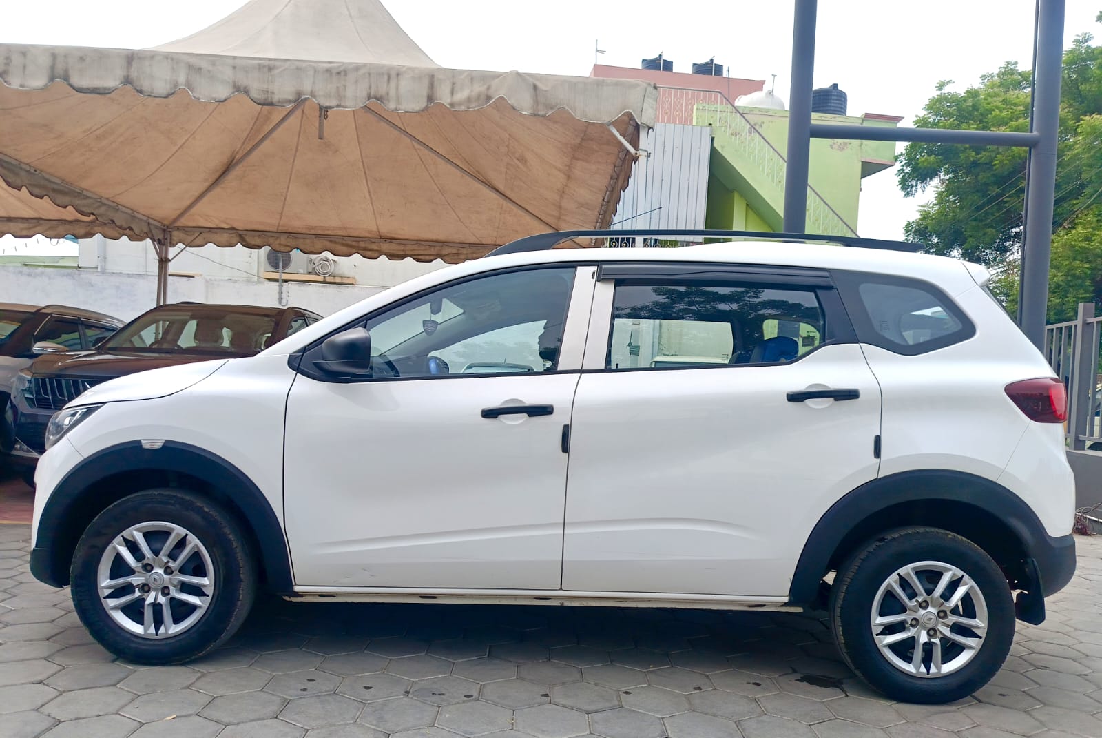 Renault Triber - Image 6