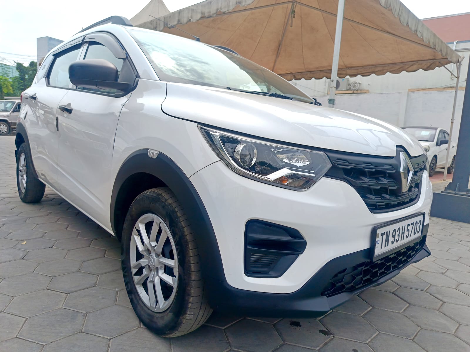 Renault Triber - Image 3