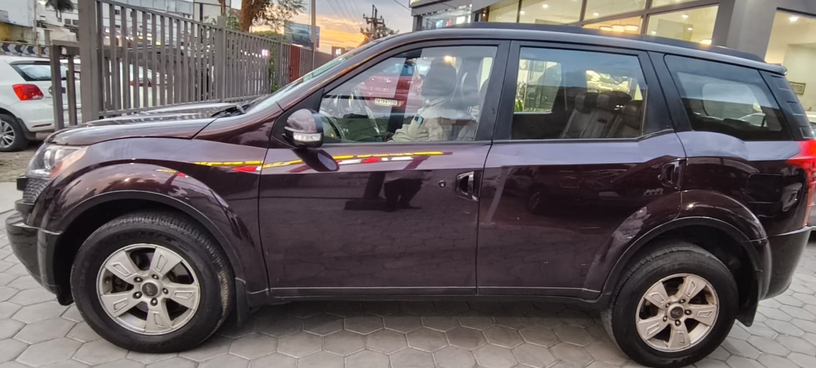 Mahindra XUV500 - Image 7